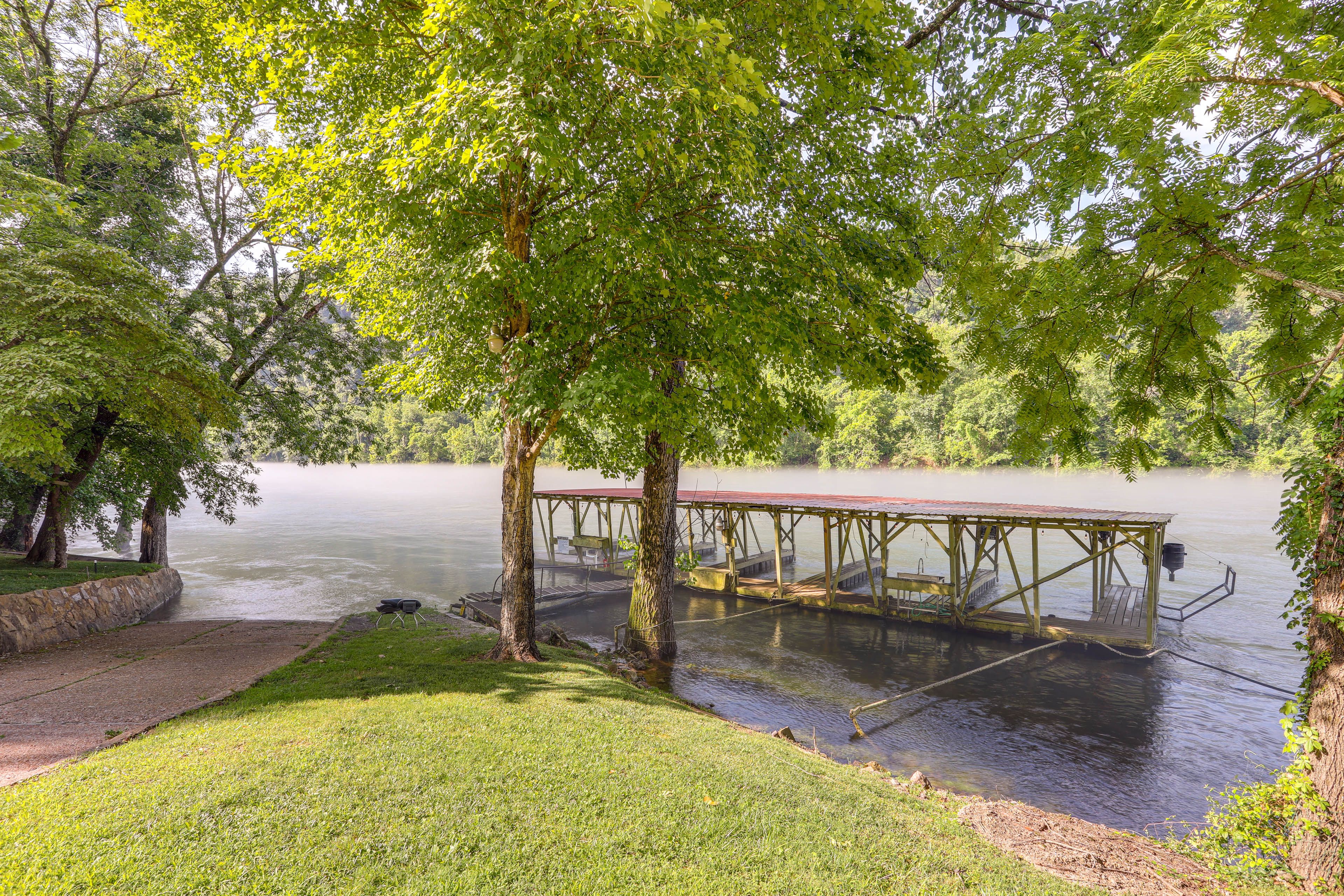 Newland's Lodge | Community Amenities | Boat Ramp & Dock