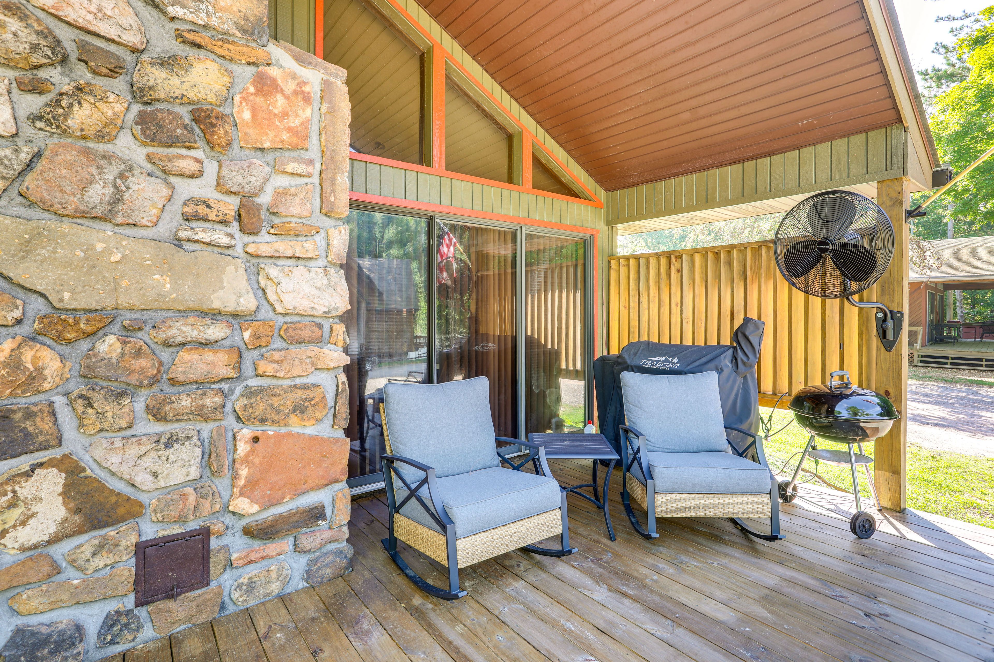 Deck | Rocking Chairs | Gas & Charcoal Grills | River View