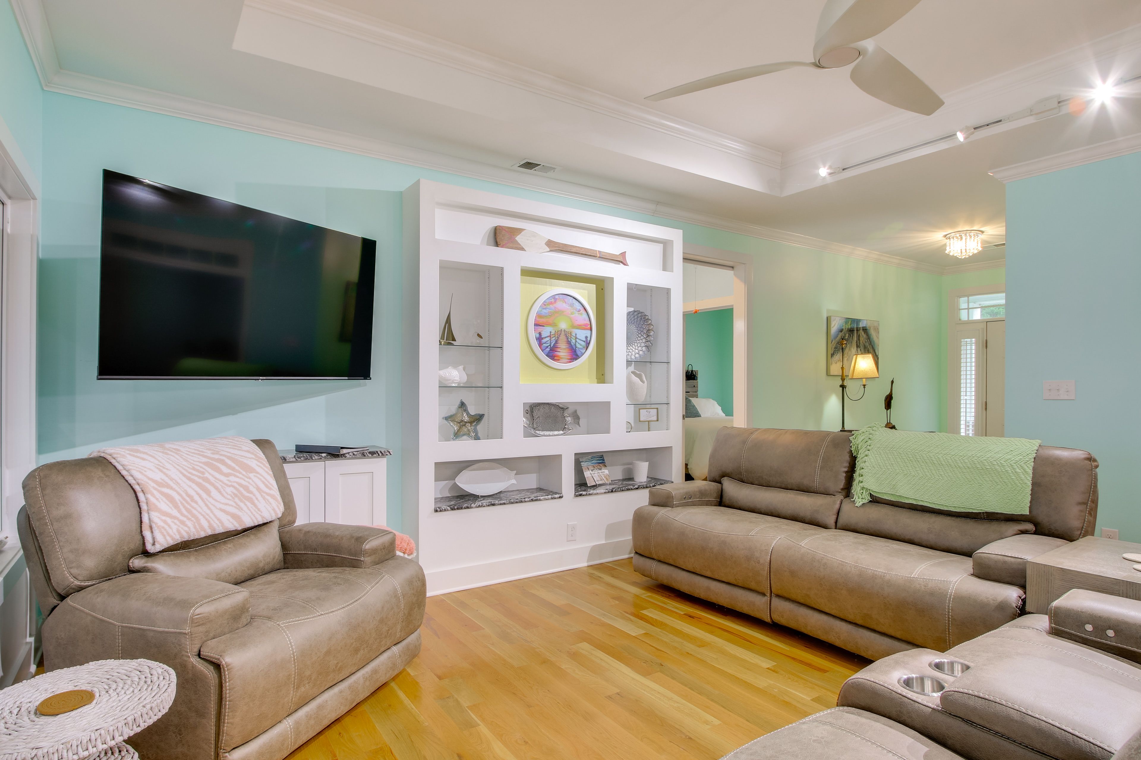 Living Room | Smart TV | Free WiFi | 1st Floor