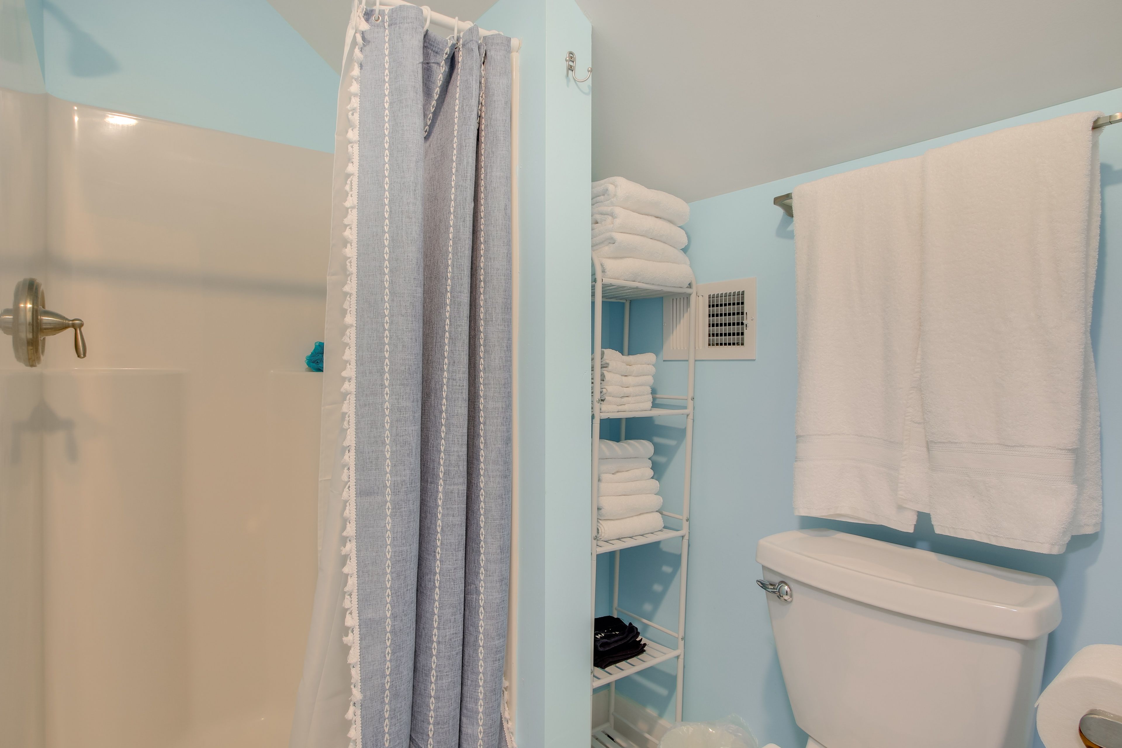 Bathroom | 2nd Floor