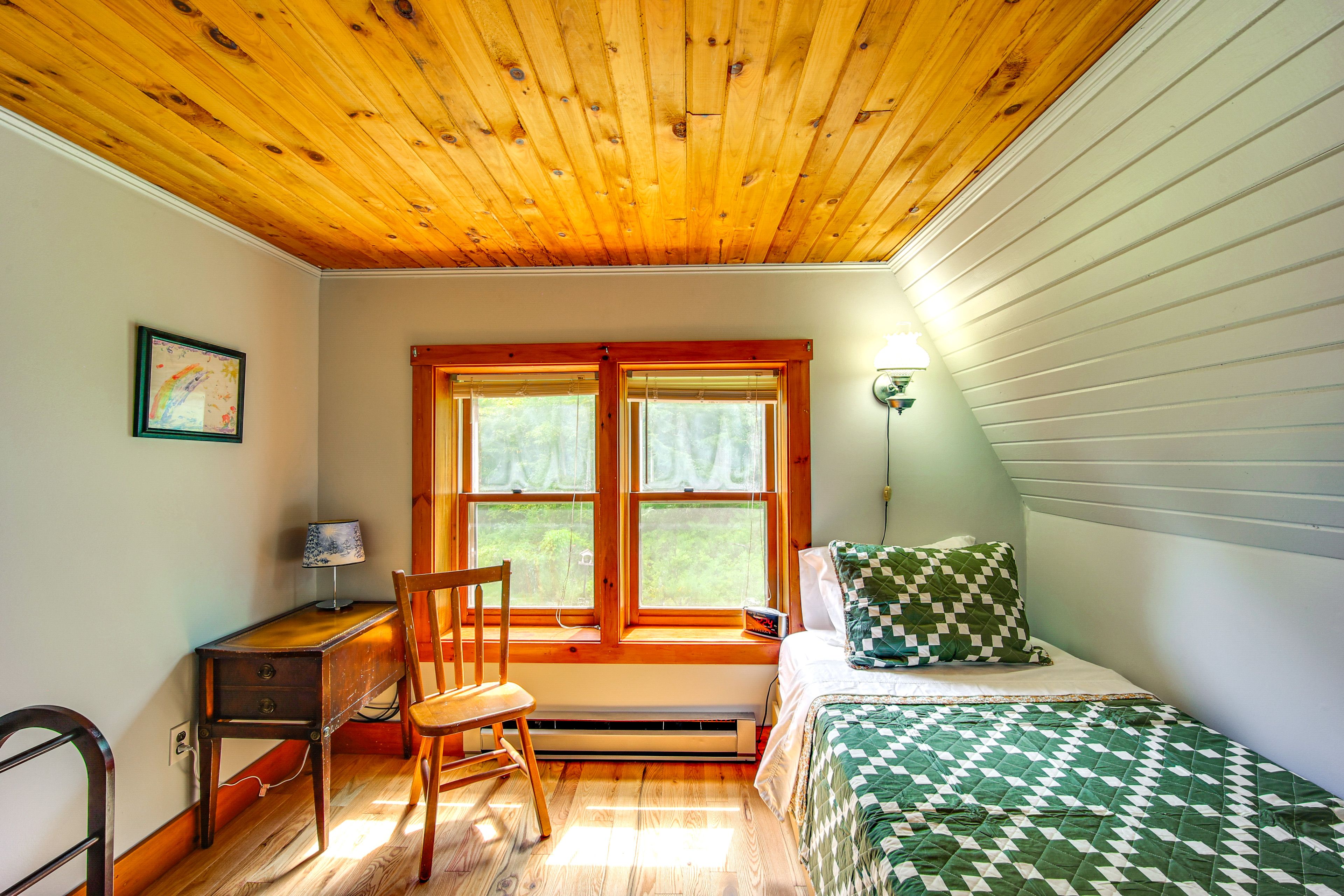 Bedroom 3 | Twin Bed | Upper Floor