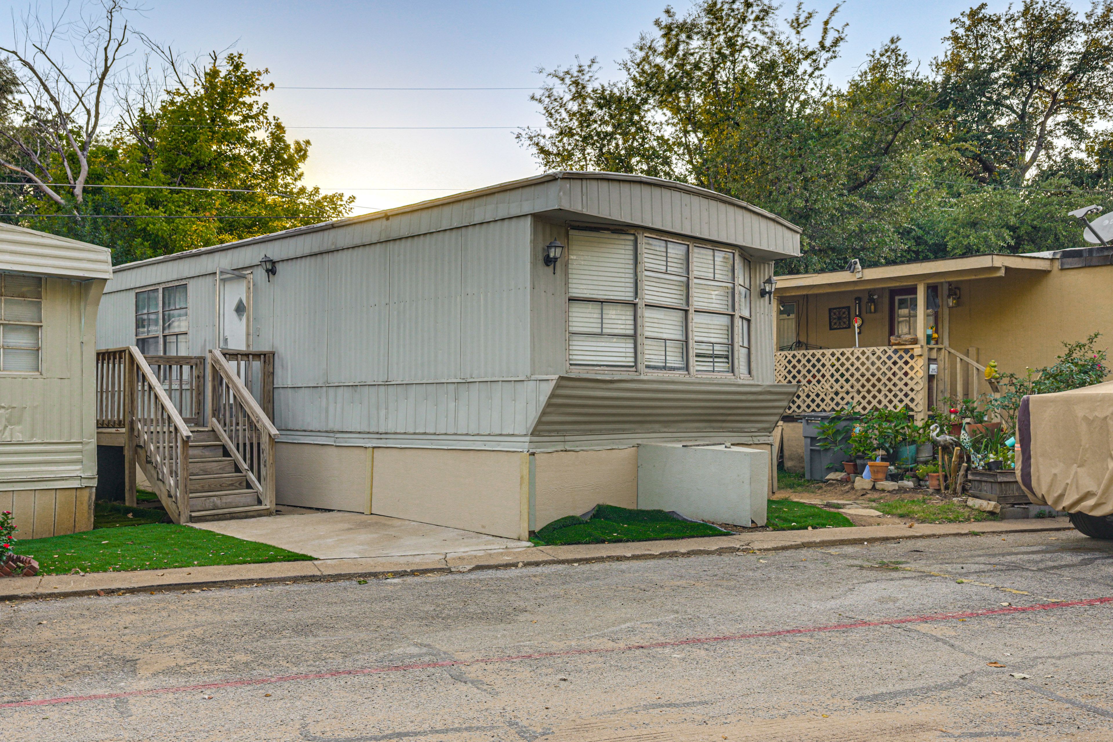 Exterior | Driveway (1 Vehicle) | Parking Lot (2 Vehicles)