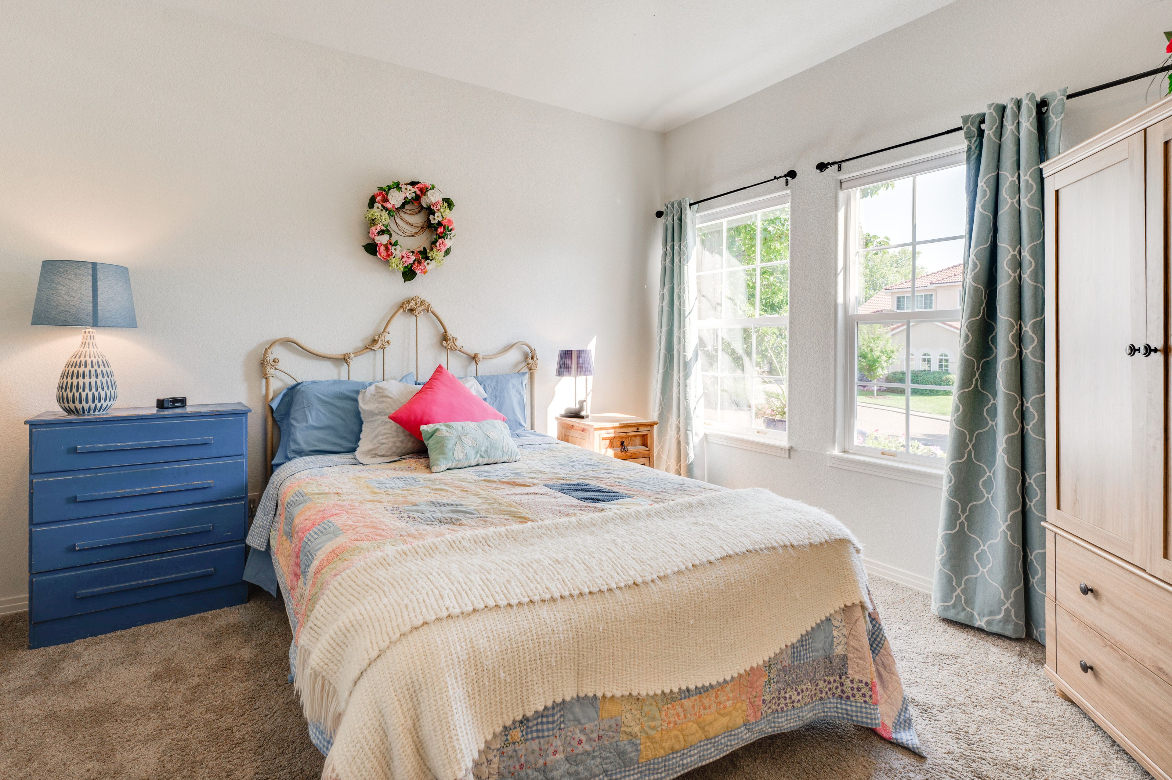 Bedroom 2 | Queen Bed | Main Floor