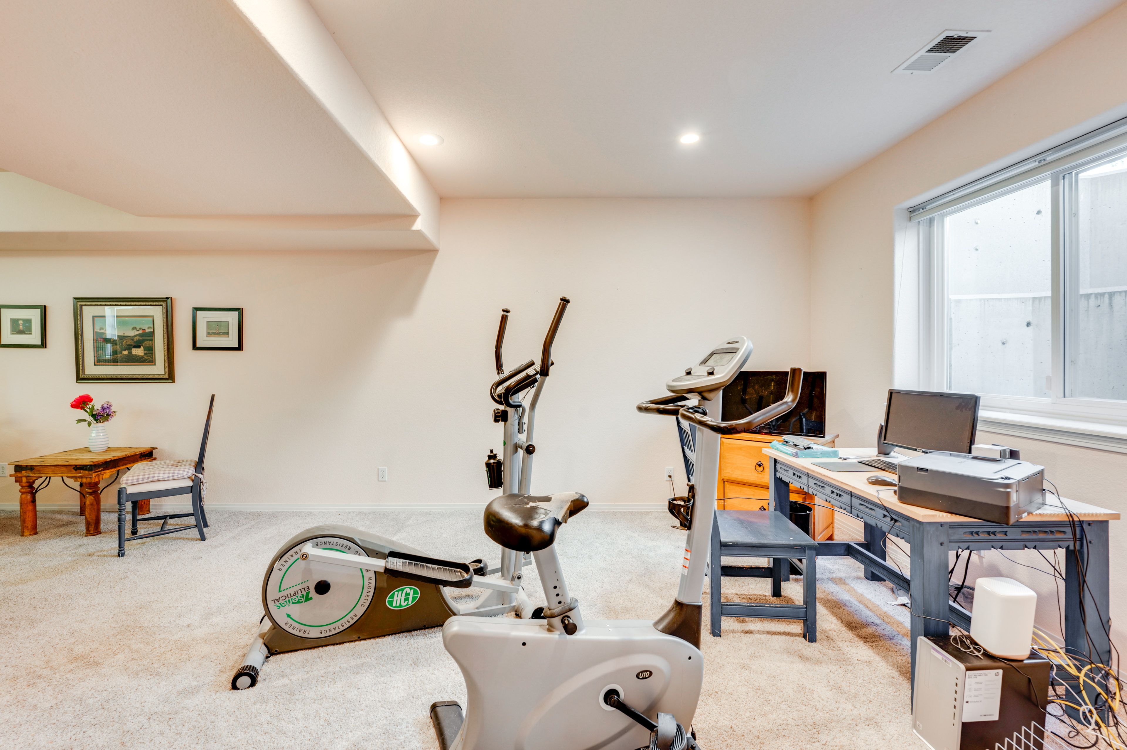 Home Gym | Workspace w/ Monitor & Printer | Free WiFi | Lower Floor