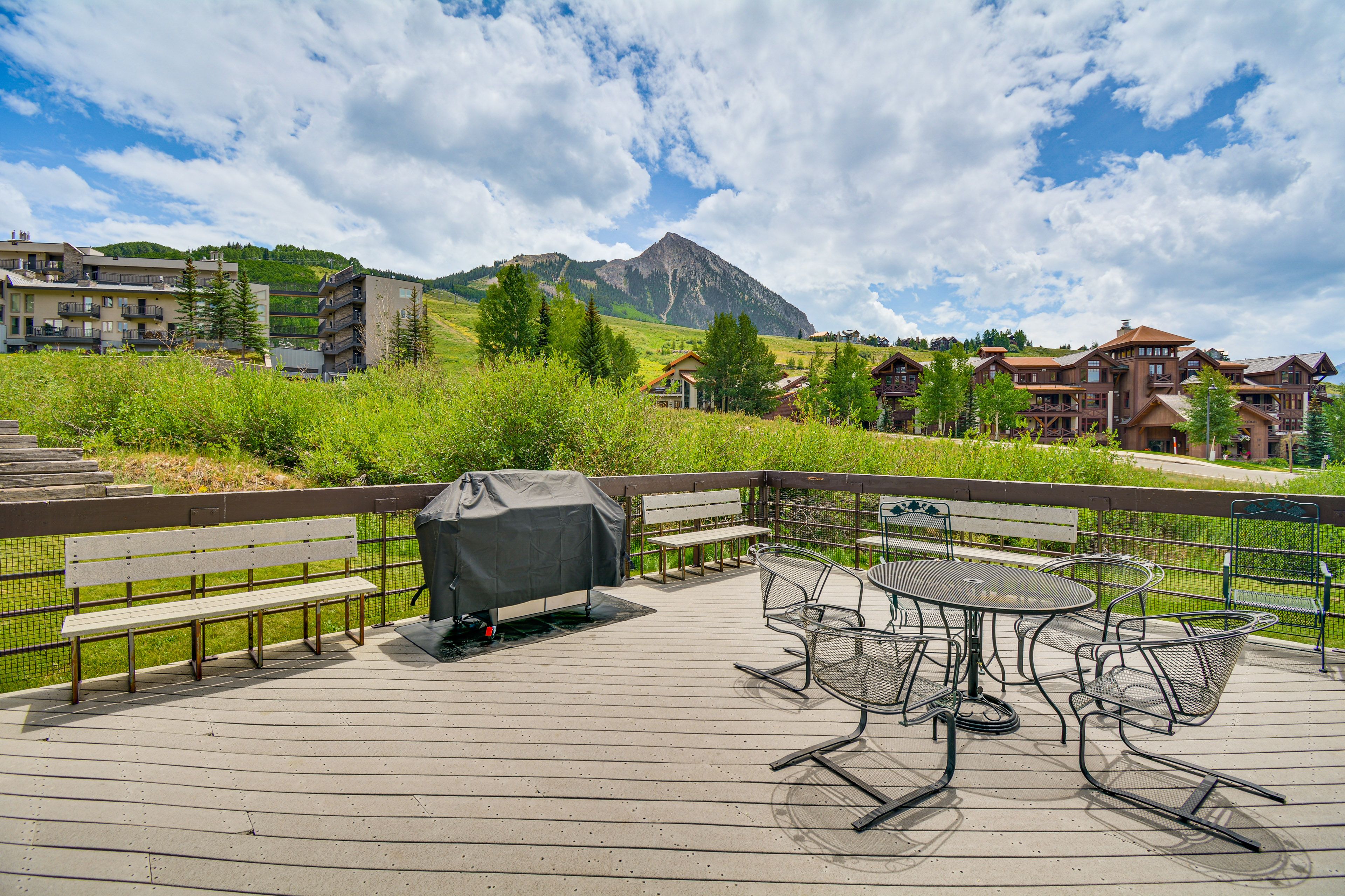 Wood Creek Lodge | Community Amenities