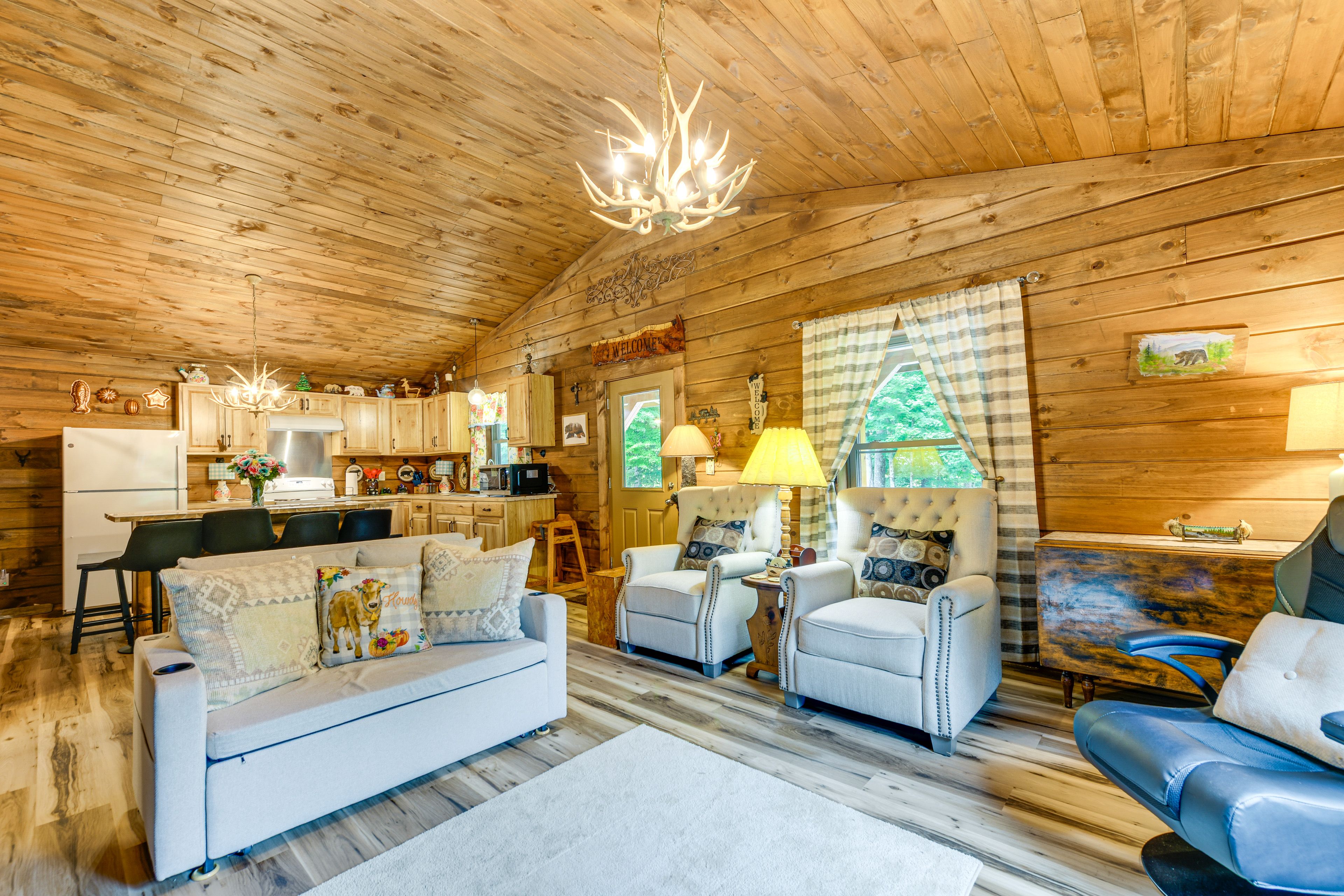 Living Room | Twin Sleeper Sofa | Smart TV