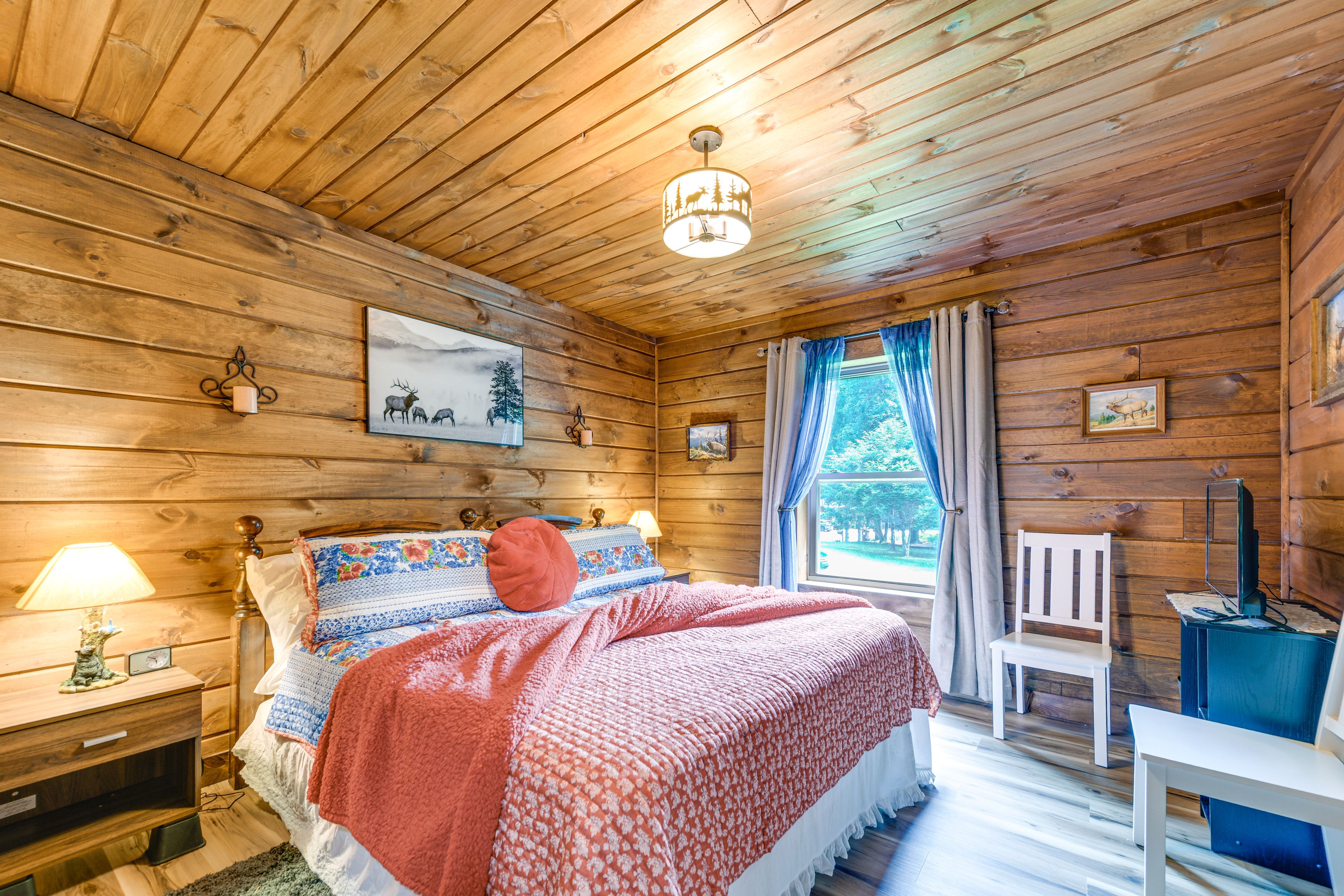 Bedroom 1 | King Bed