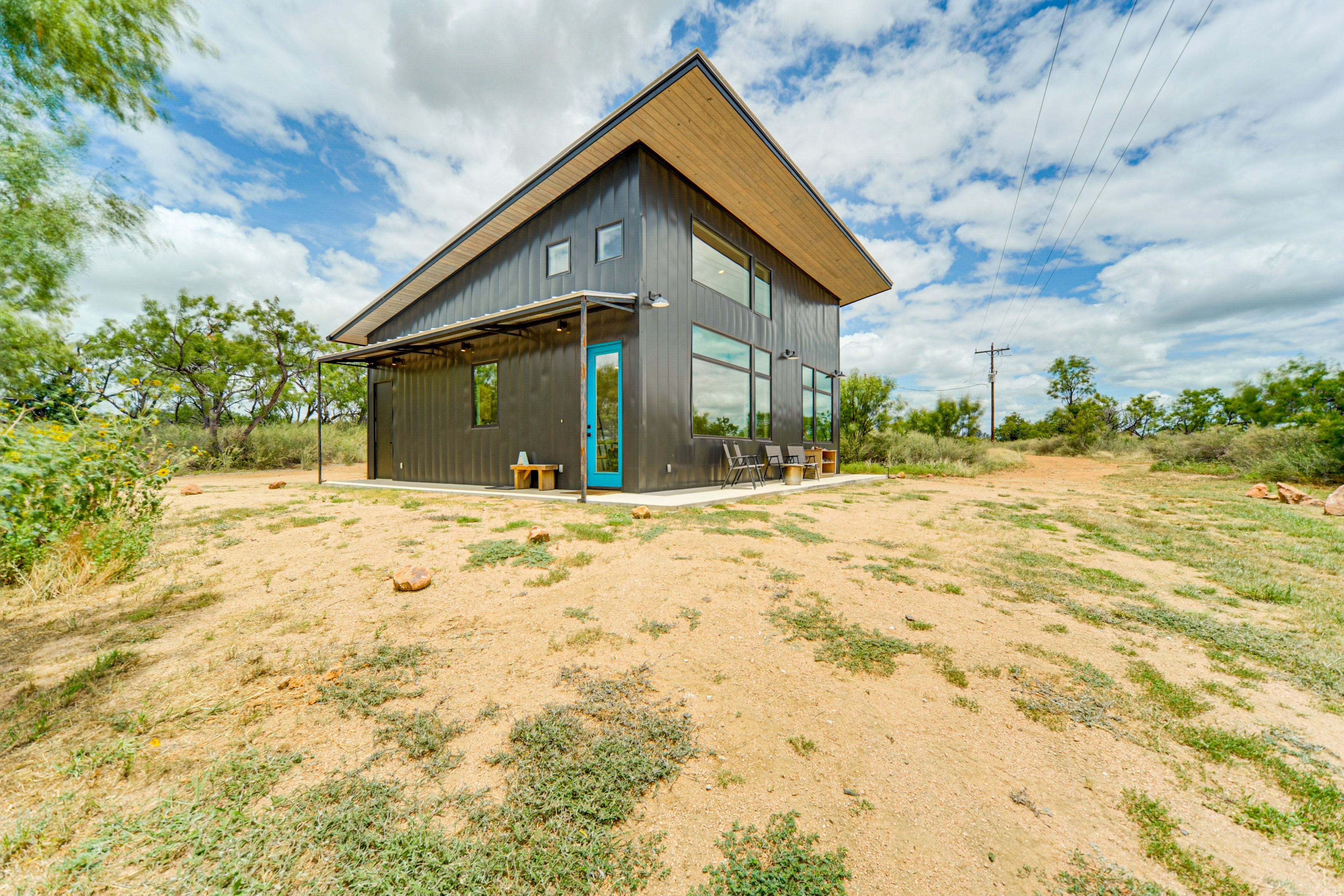 Llano Vacation Rental | 2BR | 2BA | 1,100 Sq Ft | Step-Free Entry