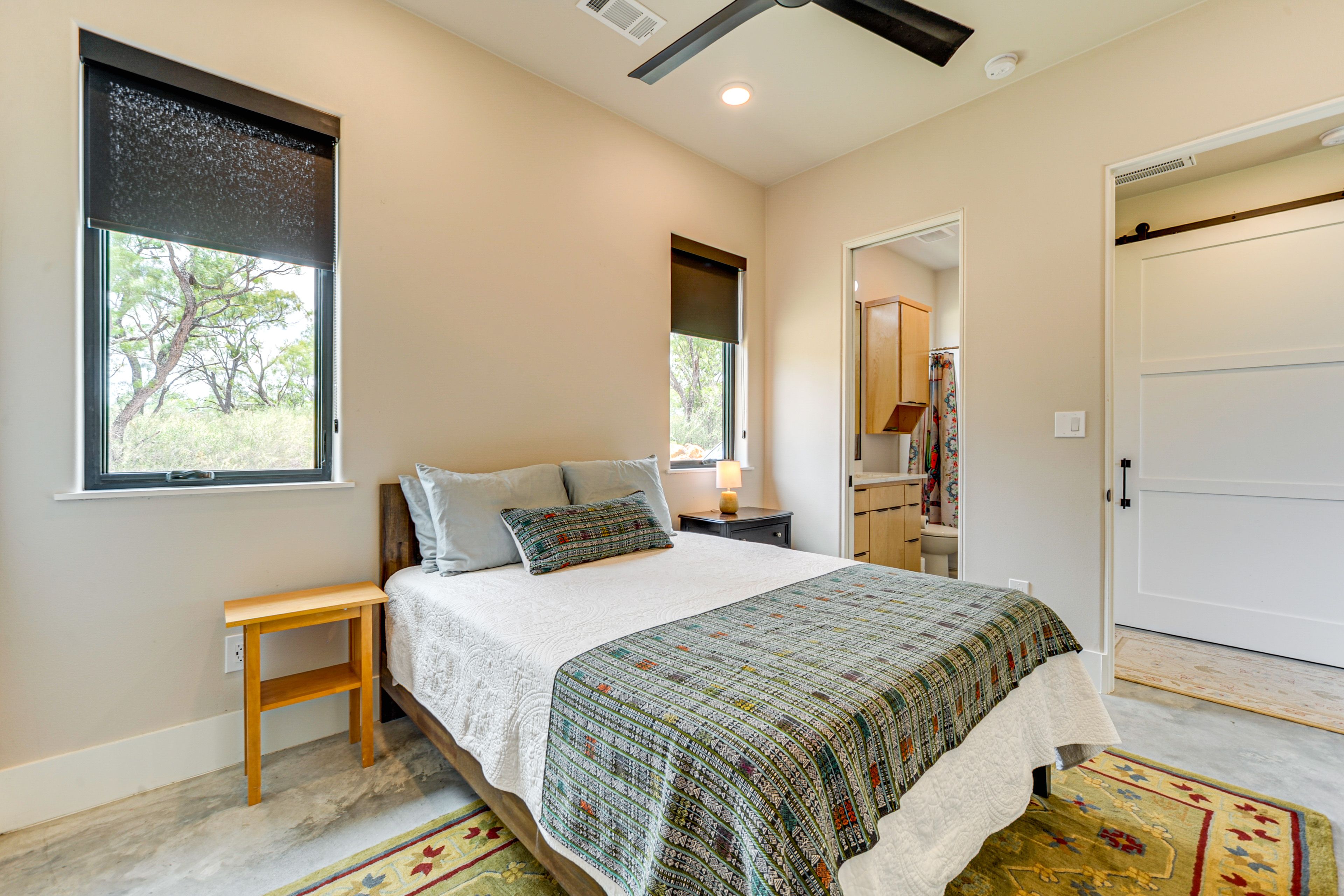 Bedroom 2 | Queen Bed | 1st Floor