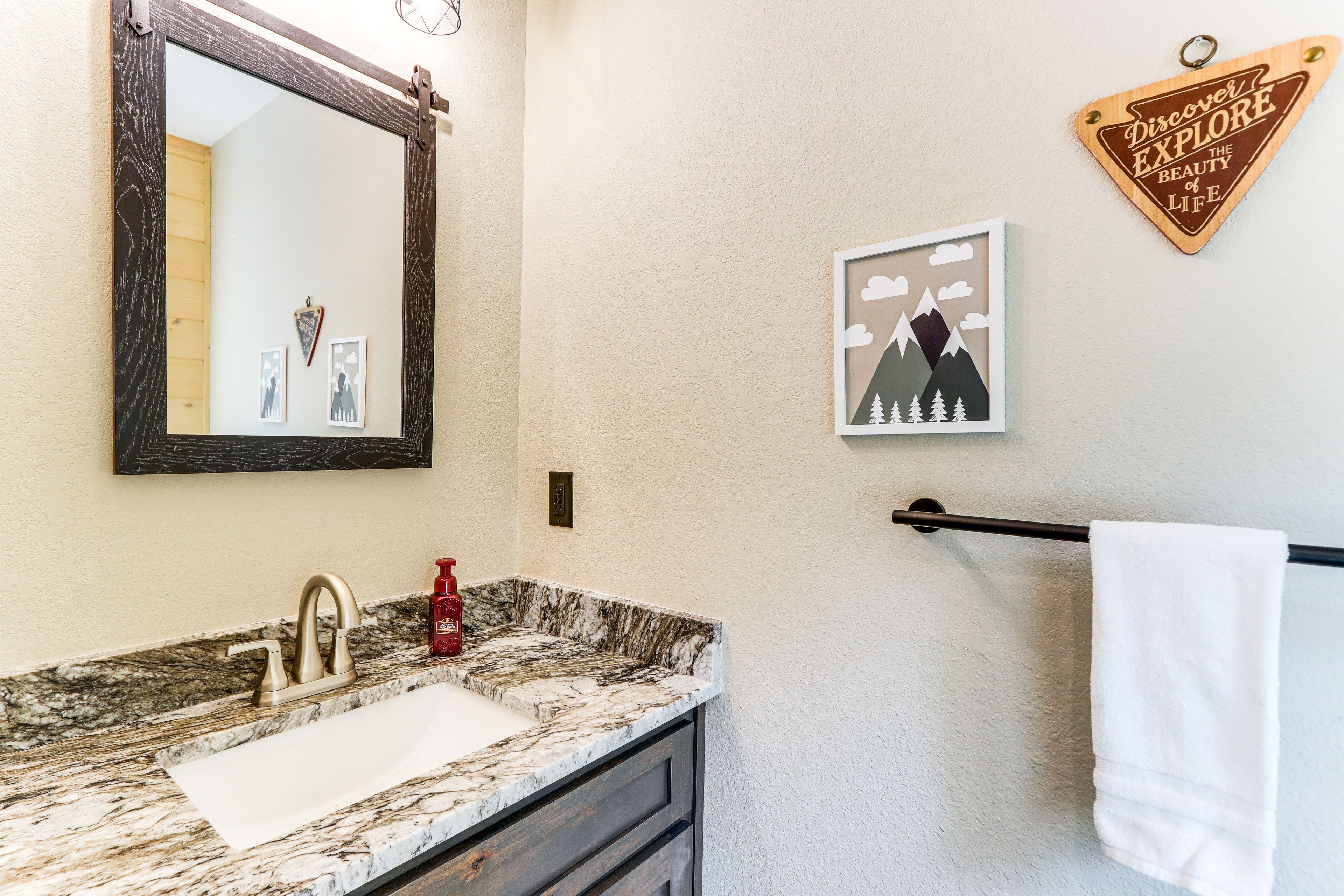 Half Bathroom | Main Floor