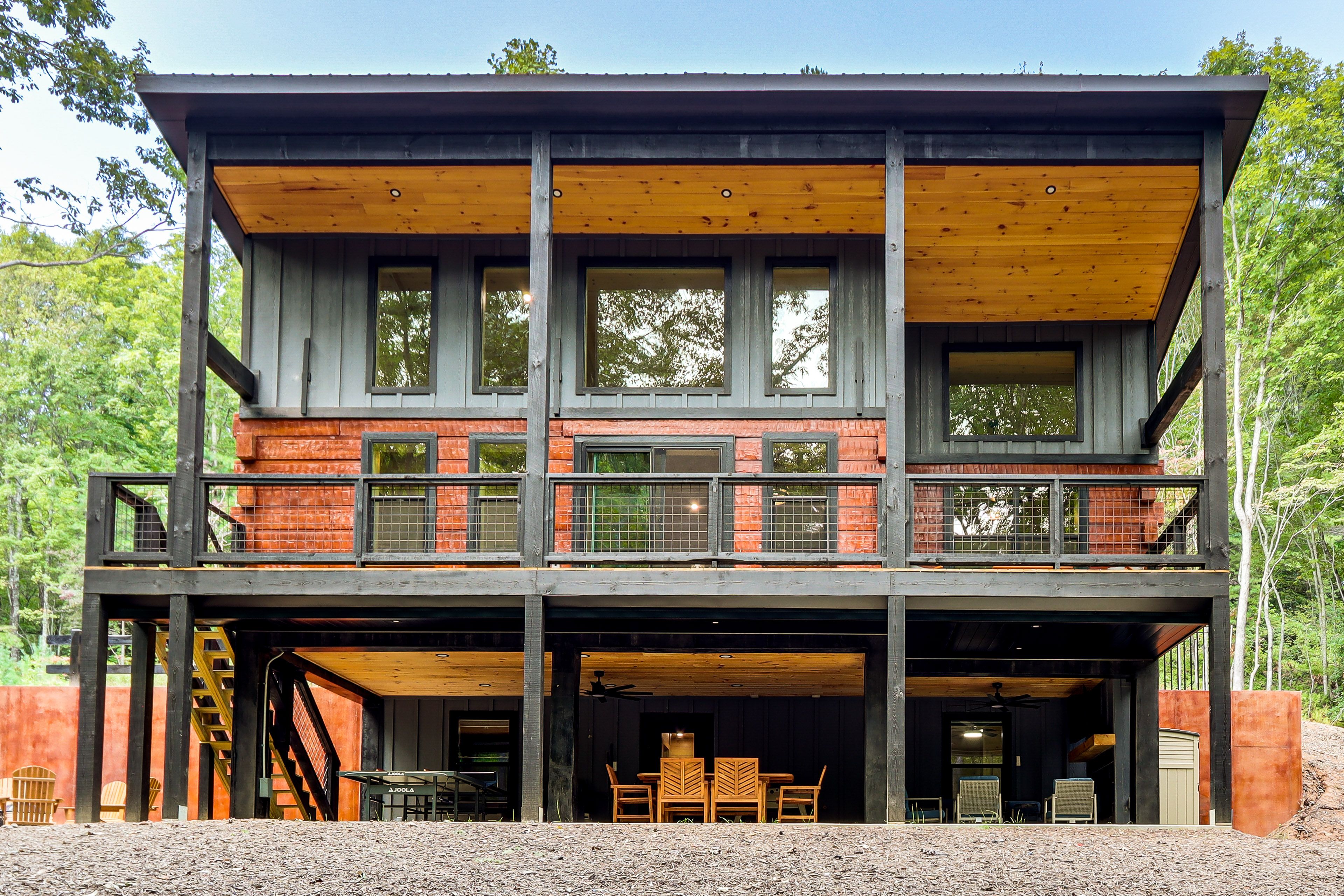 Cabin Exterior | 3.5-Acre Lot