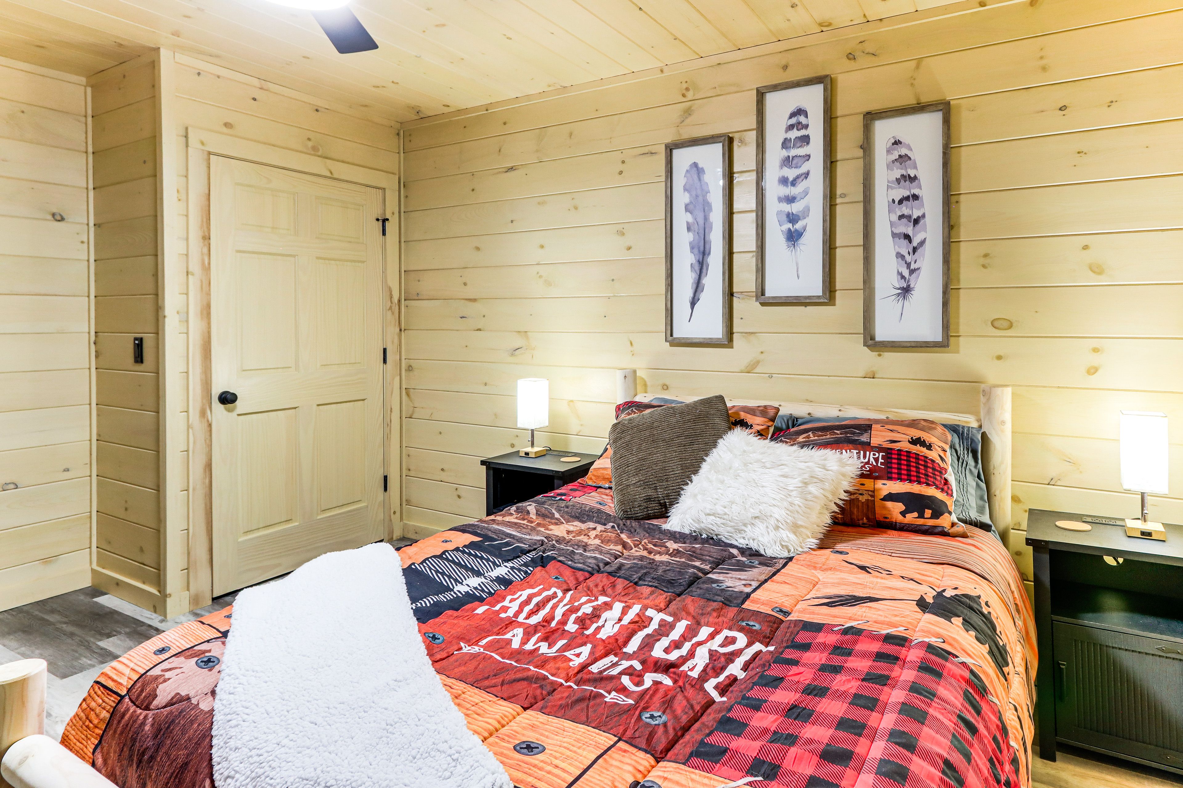 Bedroom 2 | Queen Bed | Lower Floor