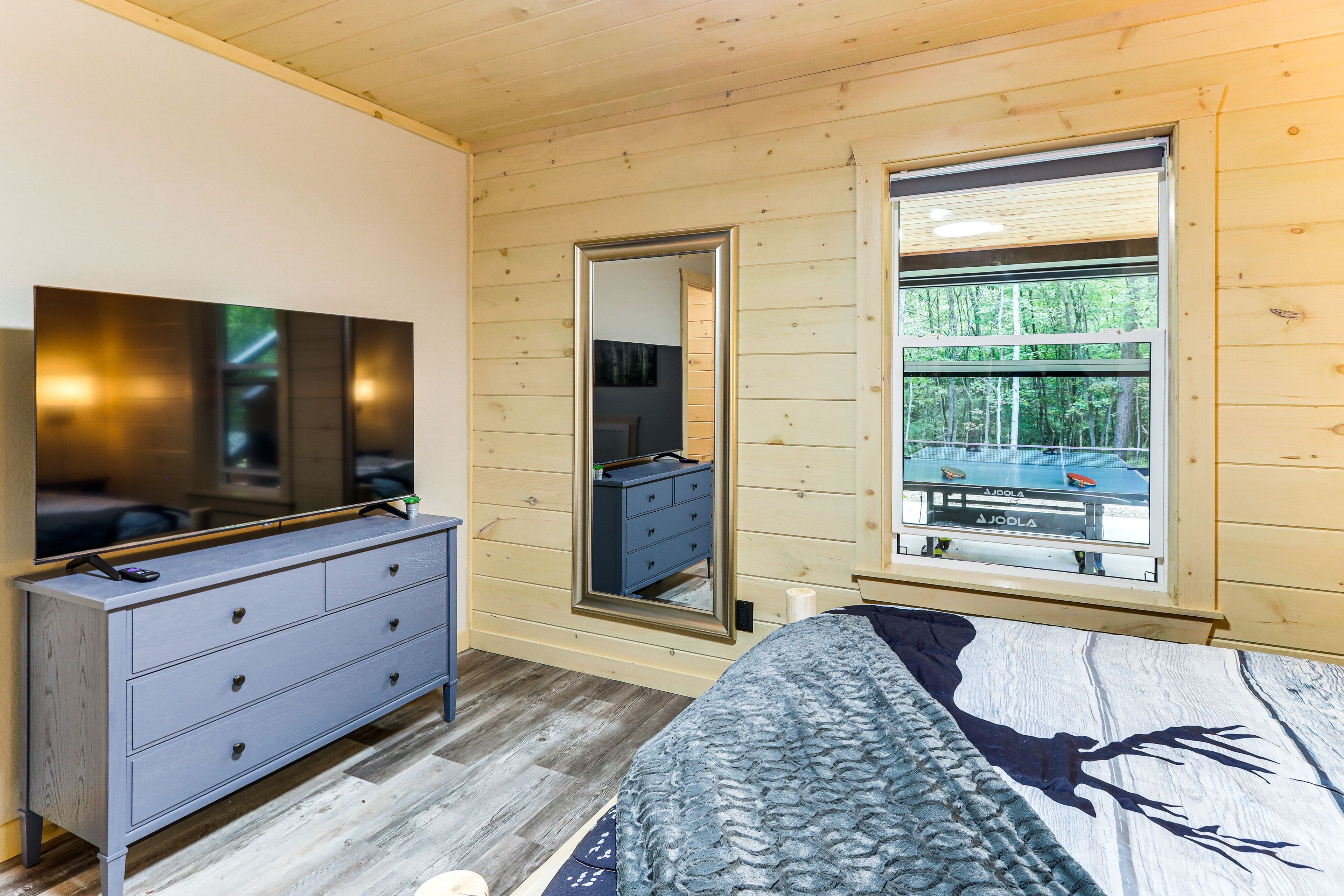 Bedroom 3 | Queen Bed | Lower Floor