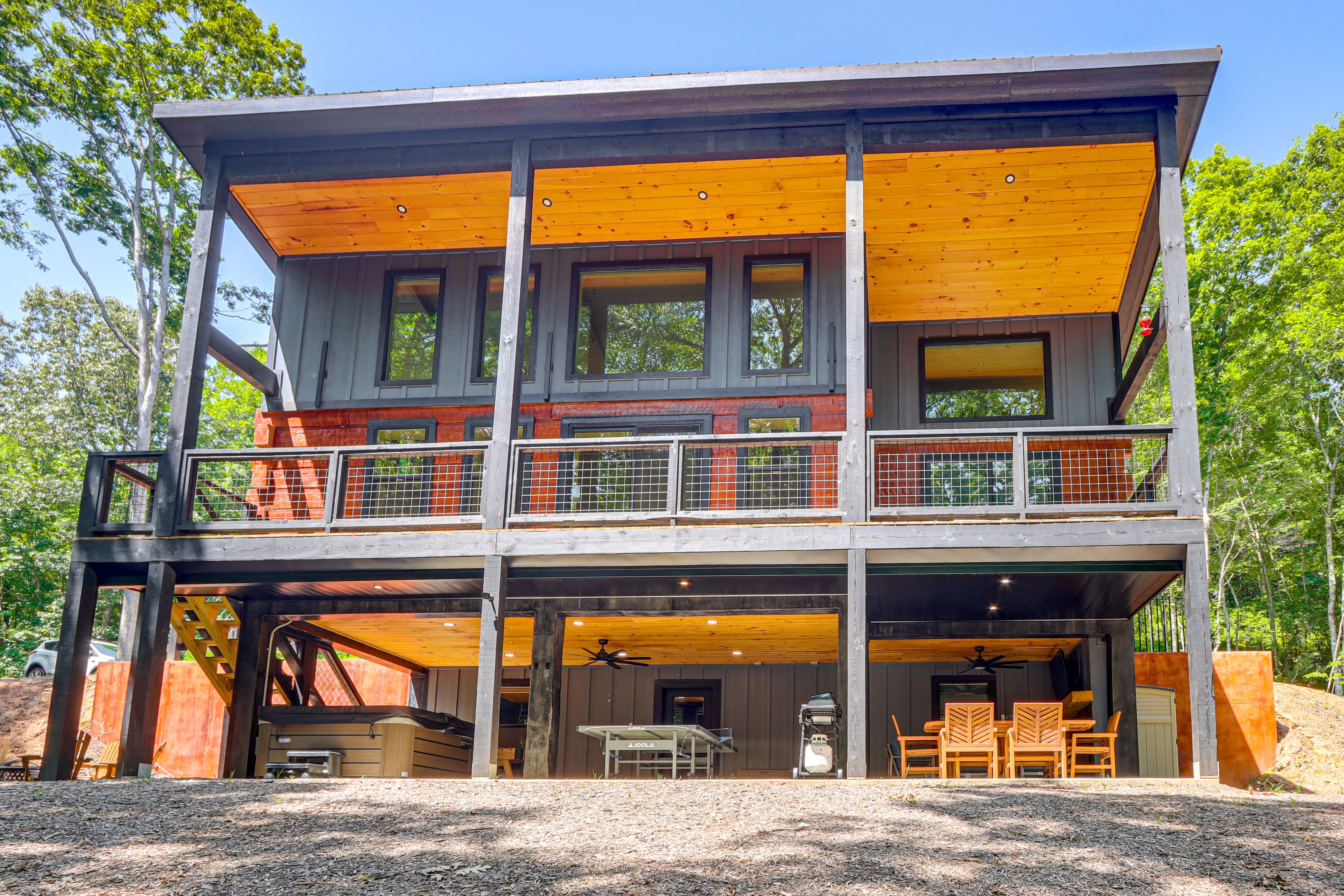 Cabin Exterior | 3.5-Acre Lot
