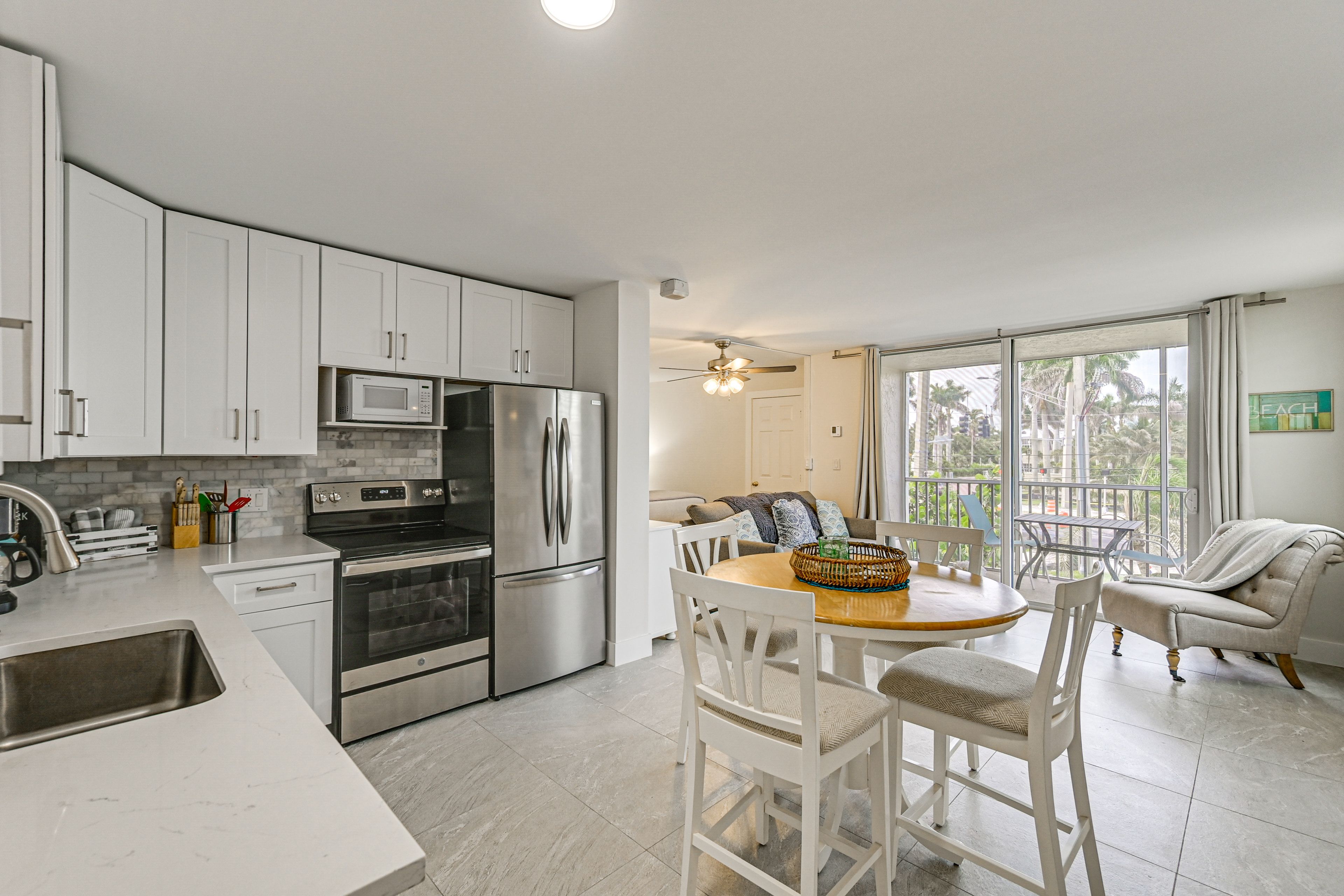 Studio | Living Space | Free WiFi | Central A/C & Heating