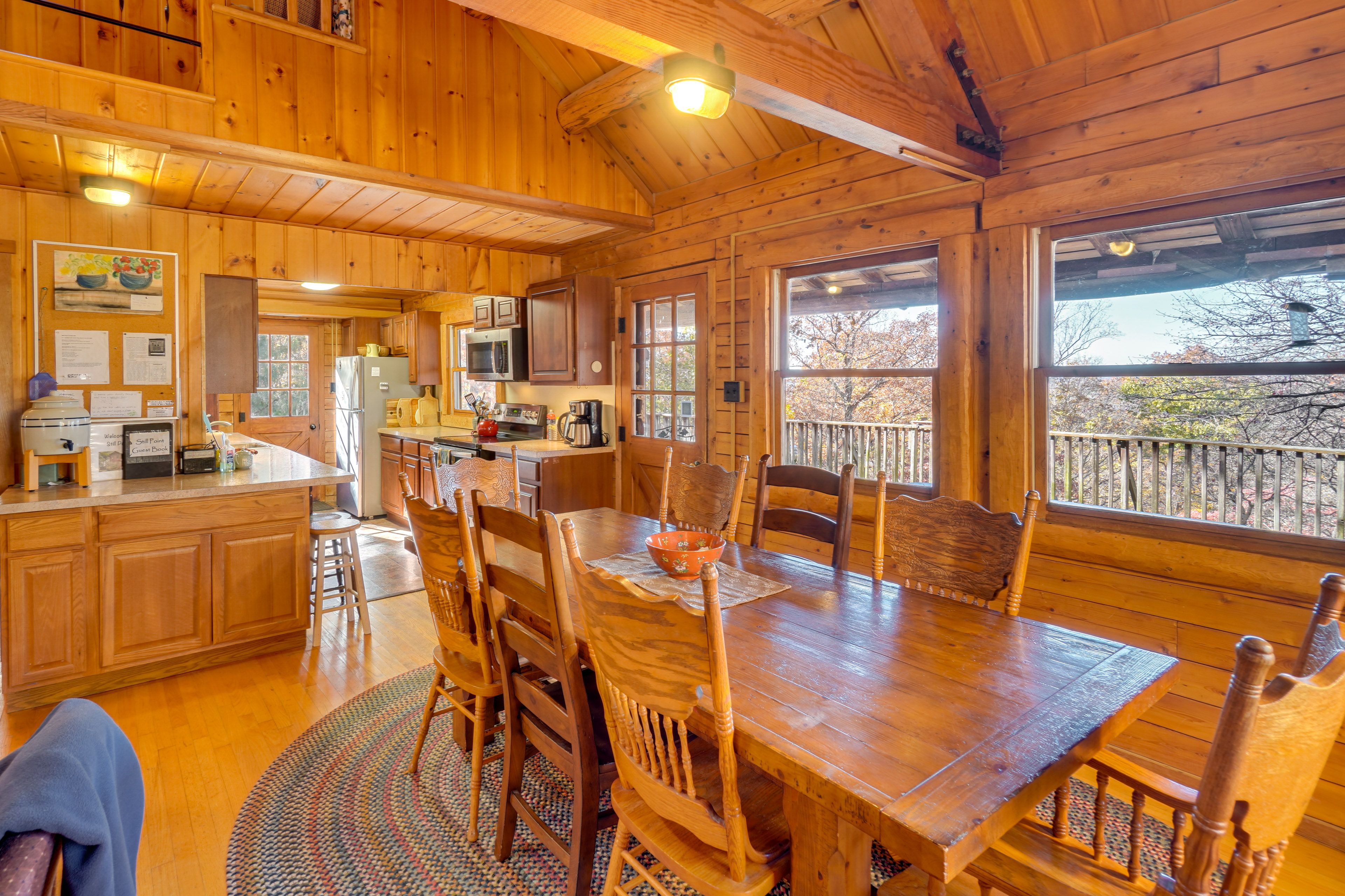 Dining Area | Dishware/Flatware Provided | Main Floor