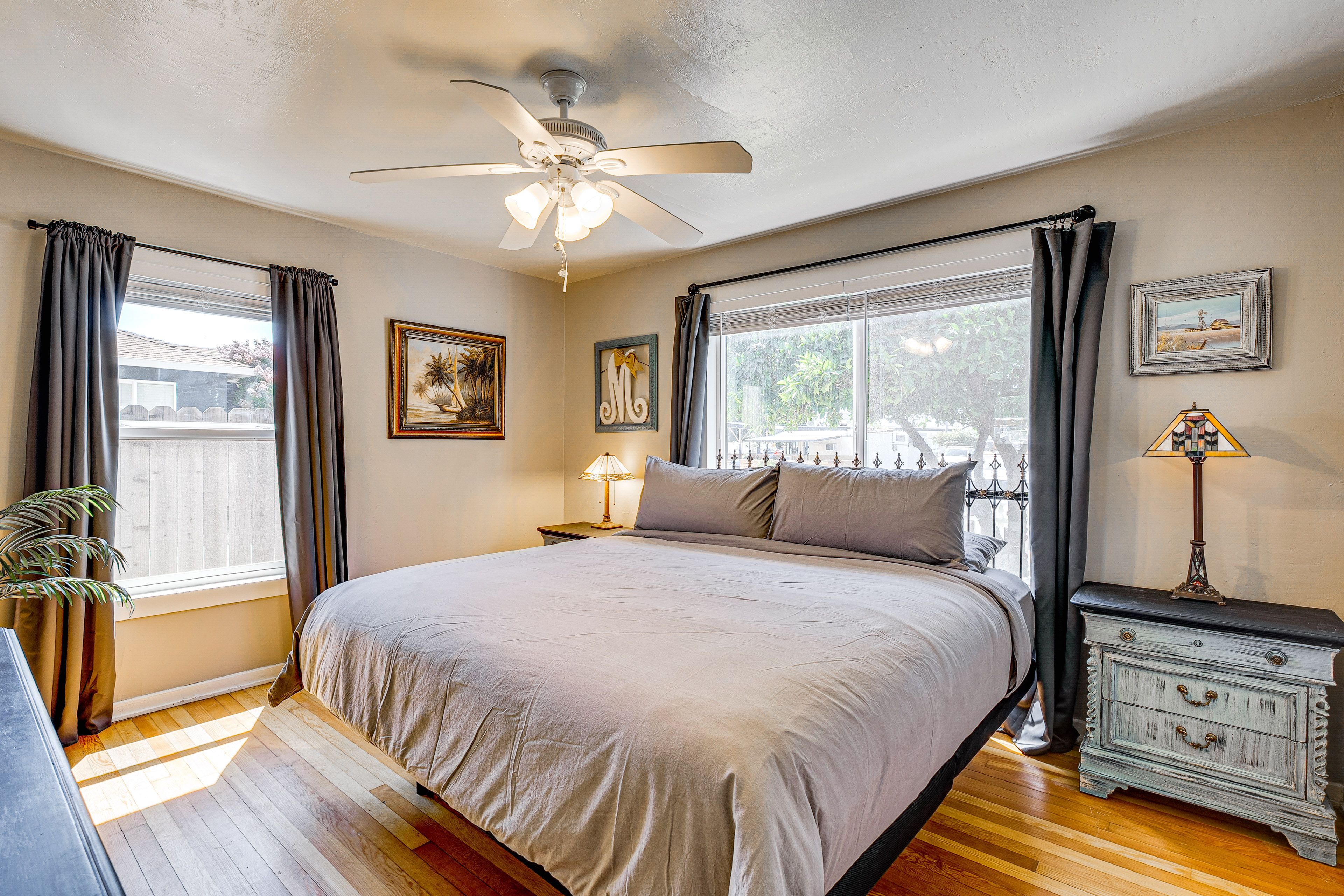 Bedroom 1 | King Bed