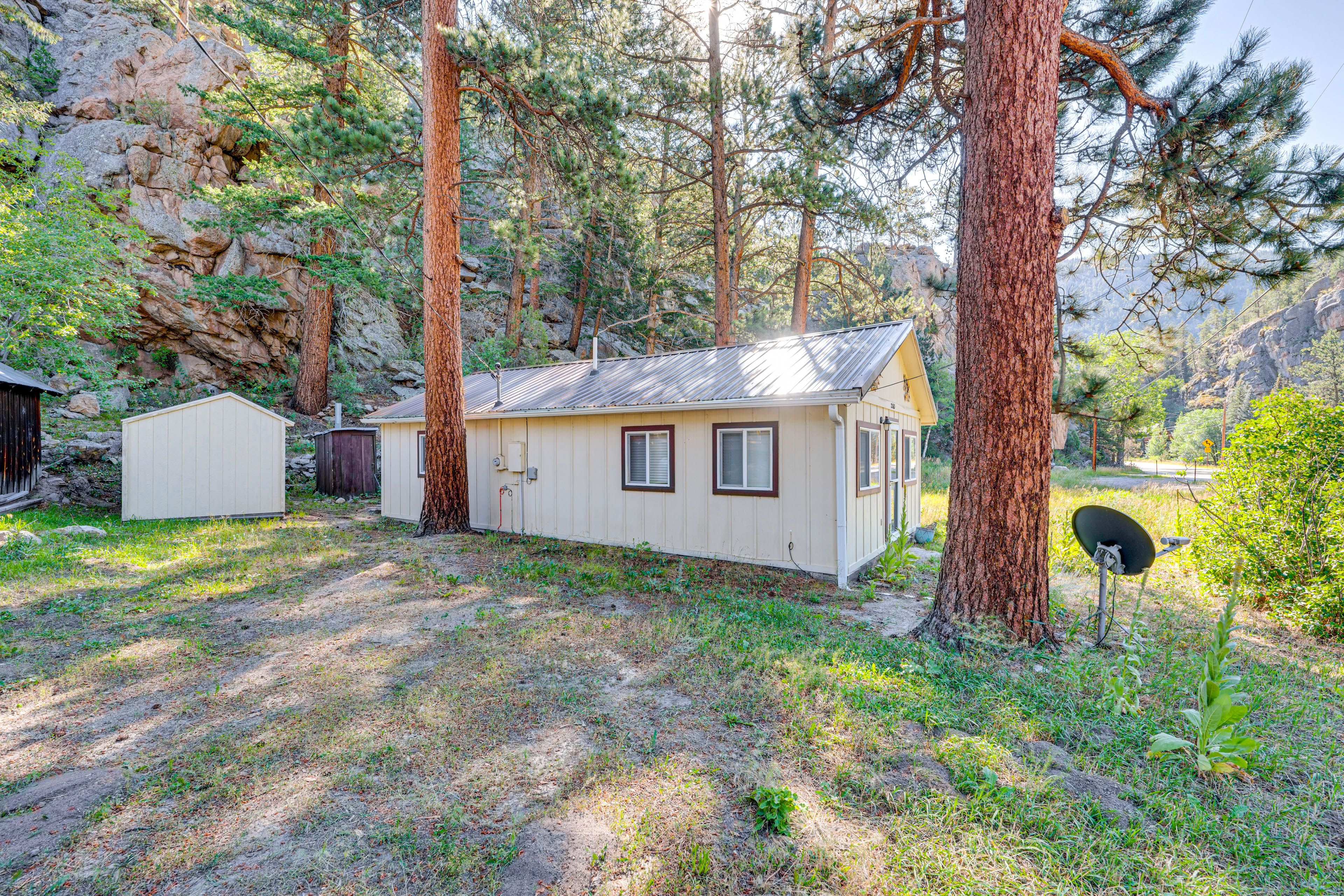 Parking | Driveway (4 Vehicles) | Boat Parking