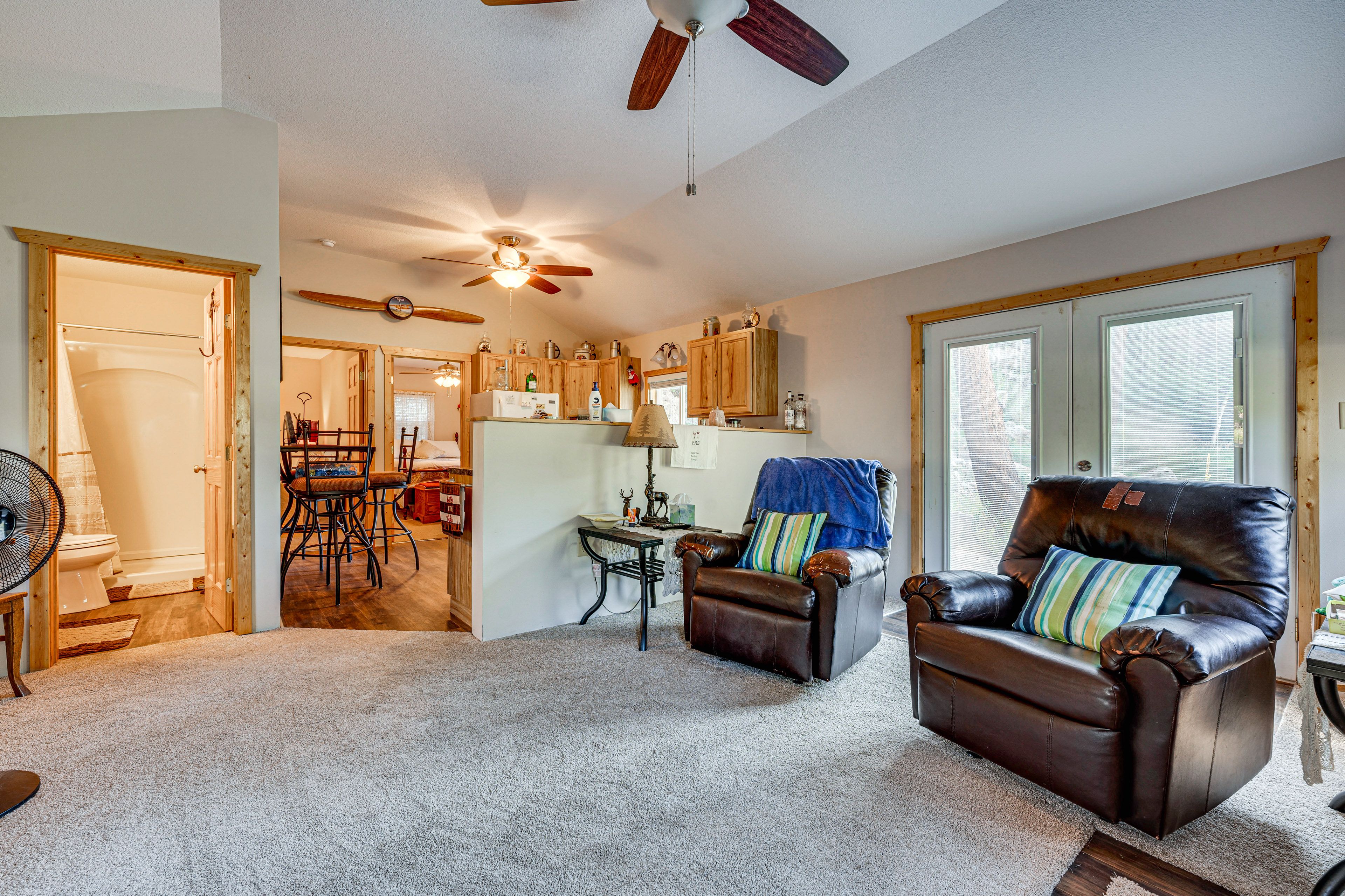 Living Room | Free WiFi | Portable Heaters | Smart TV