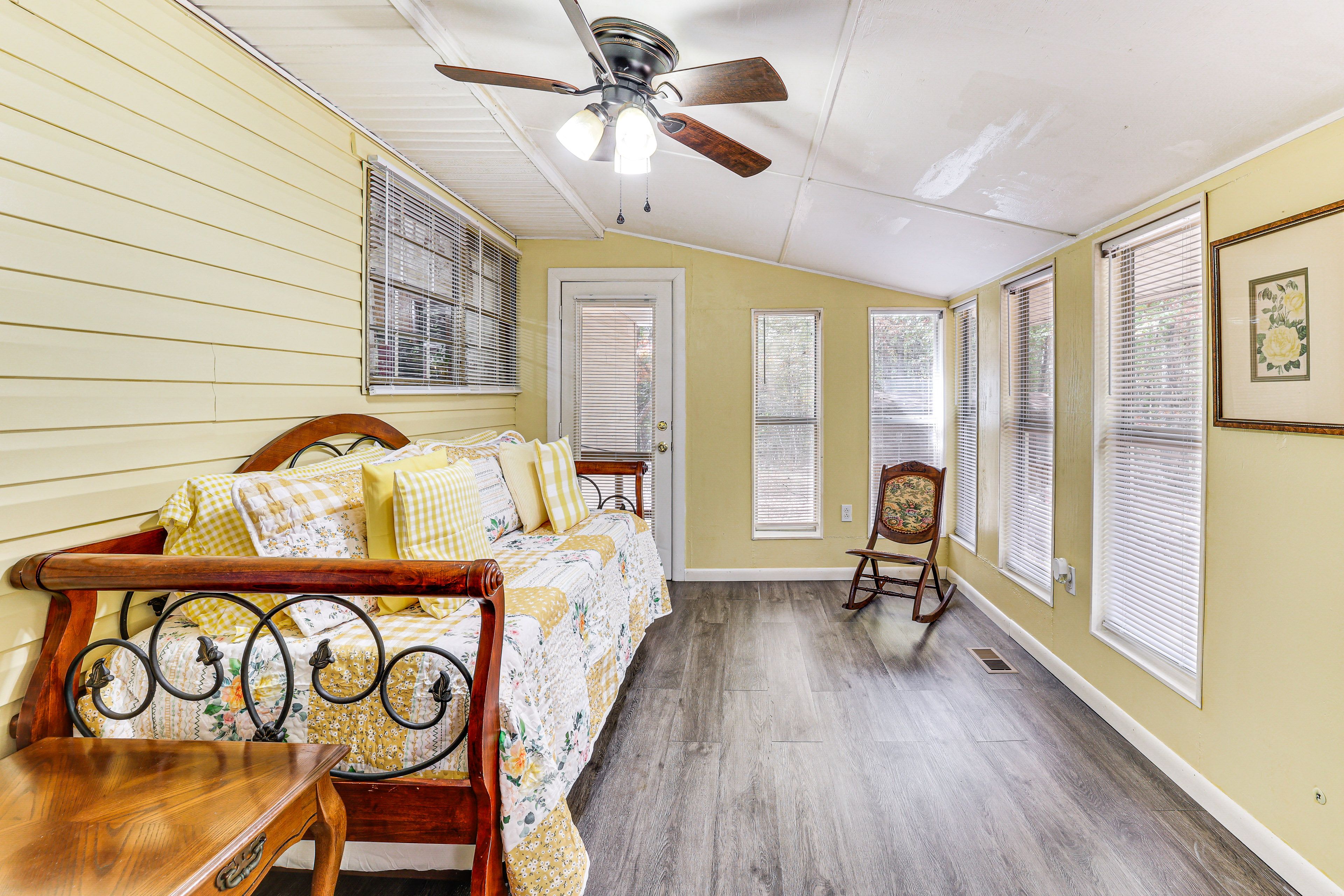 Bedroom 3 | King Daybed