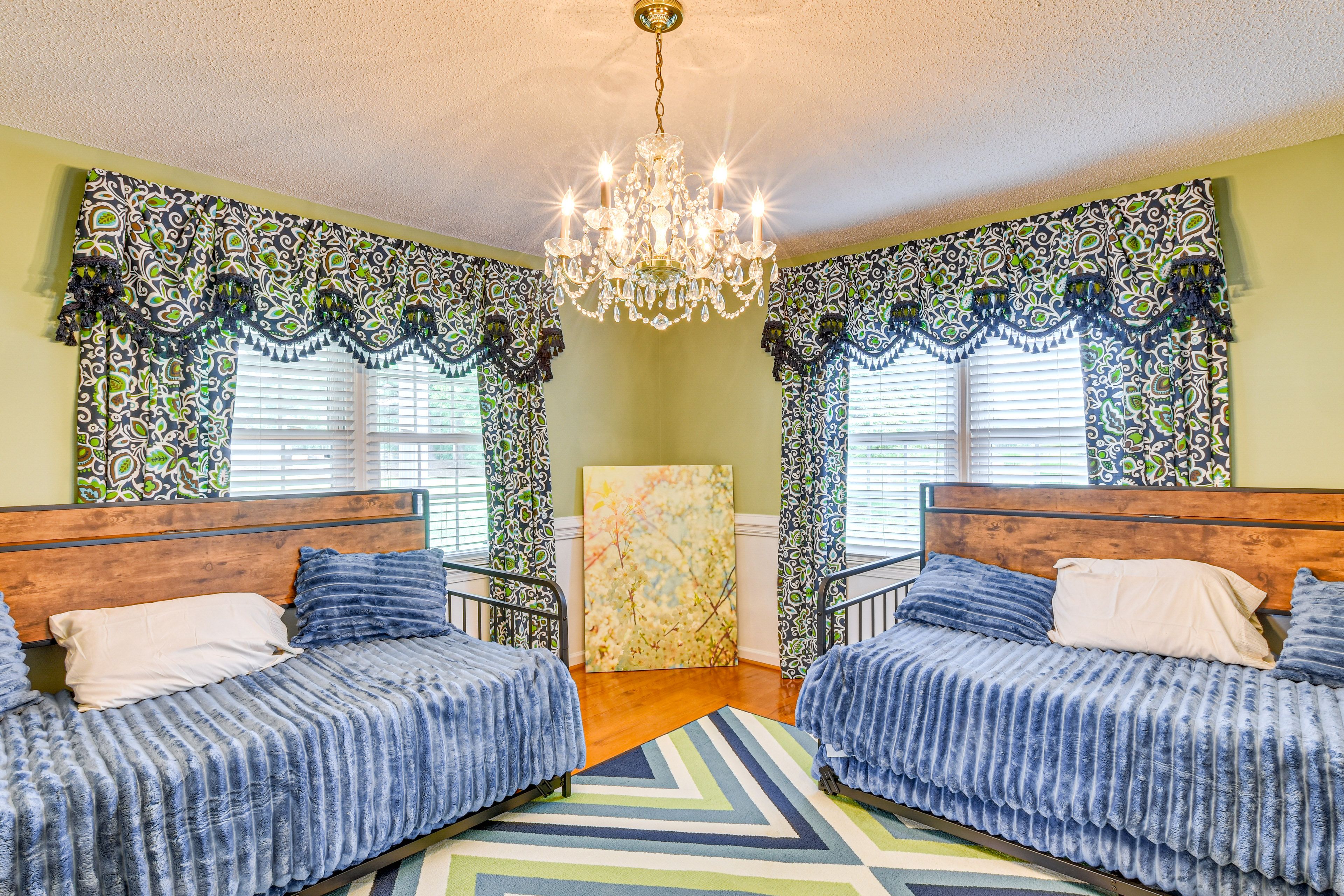 Sleeping Nook | 2 Twin Daybeds w/ Twin Trundles | 1st Floor