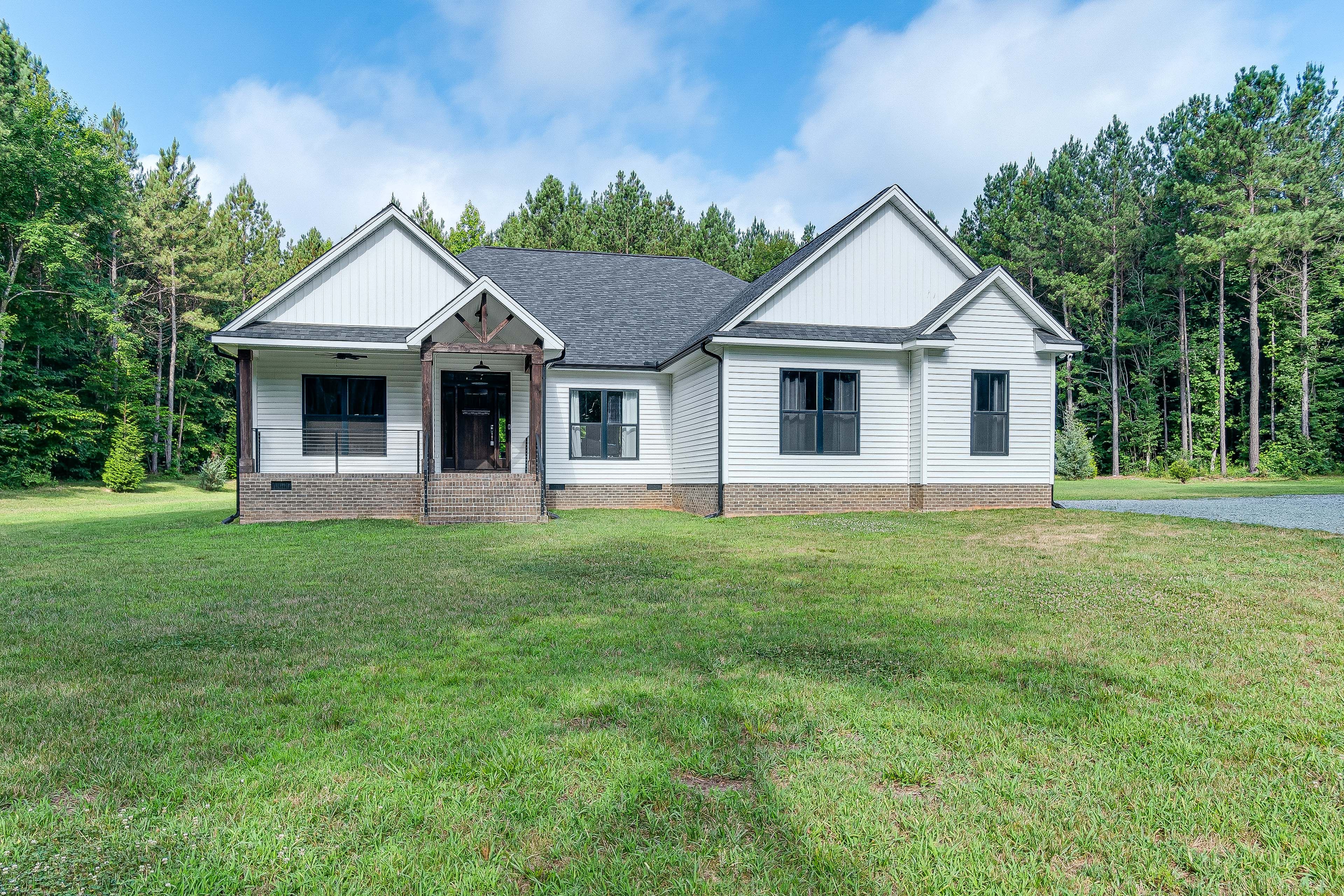 Exterior | 18 Acres