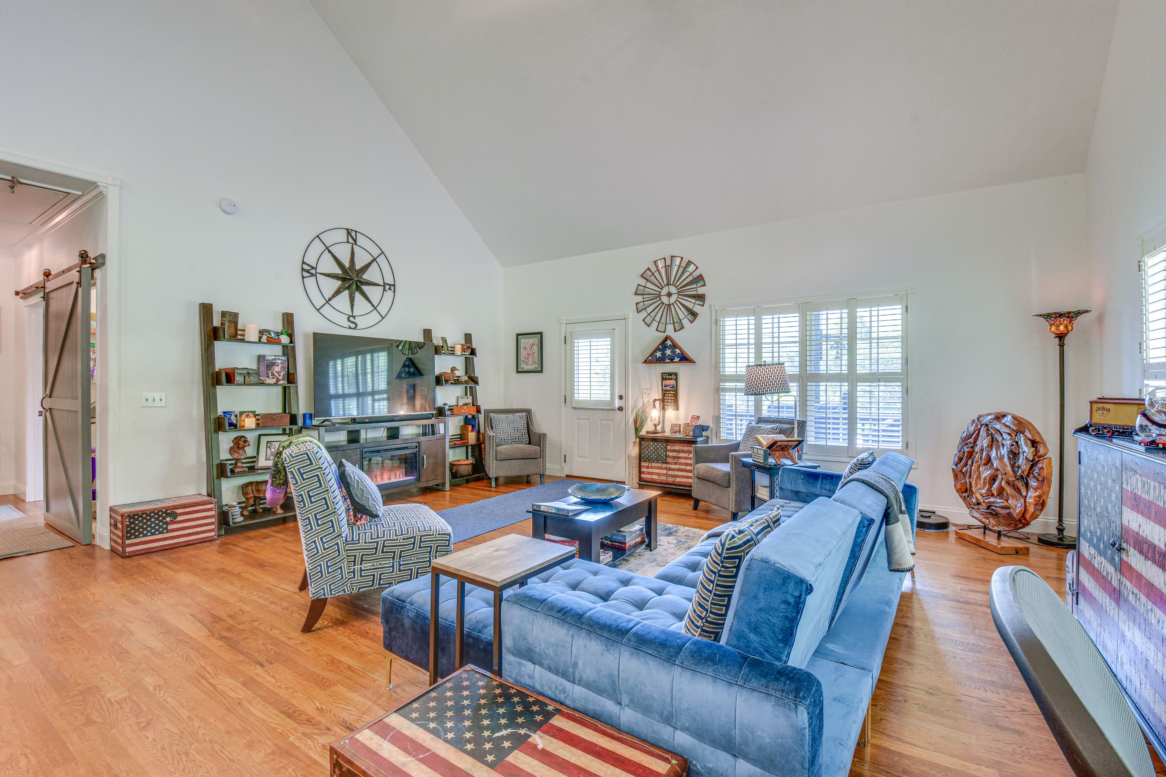 Living Room | Full Futon | Central A/C & Heat