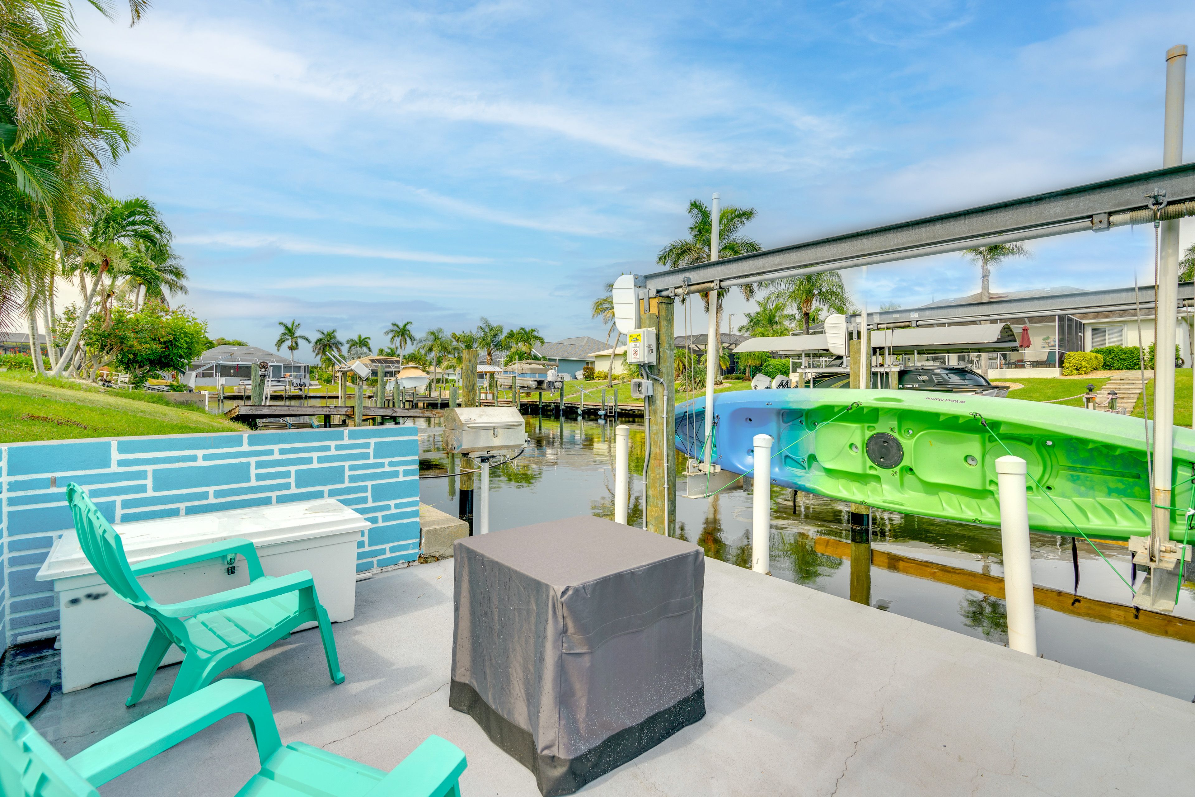 Seating Area | Boat Lift | Kayak