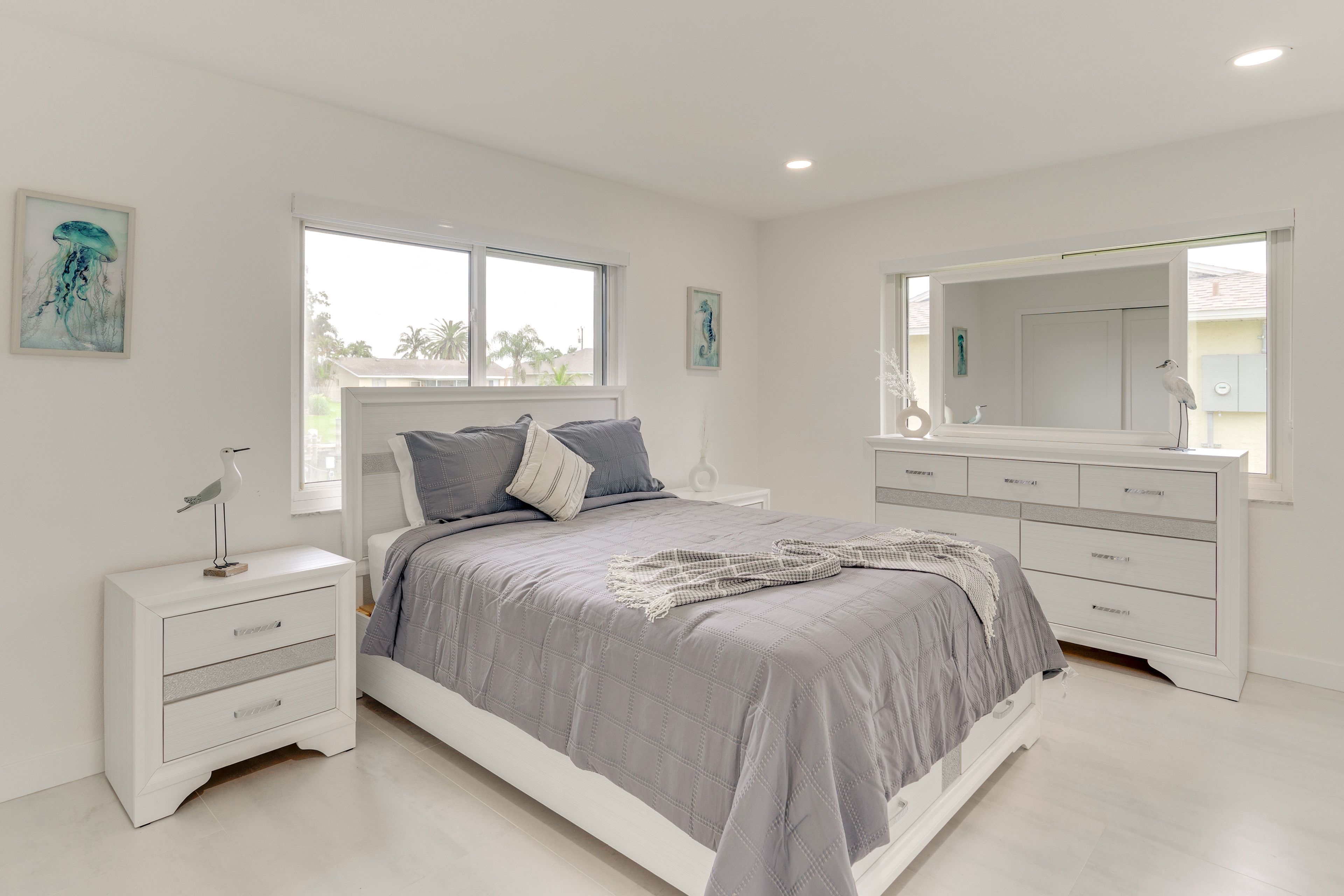 Bedroom 1 | Queen Bed | Linens Provided | En-Suite Bathroom