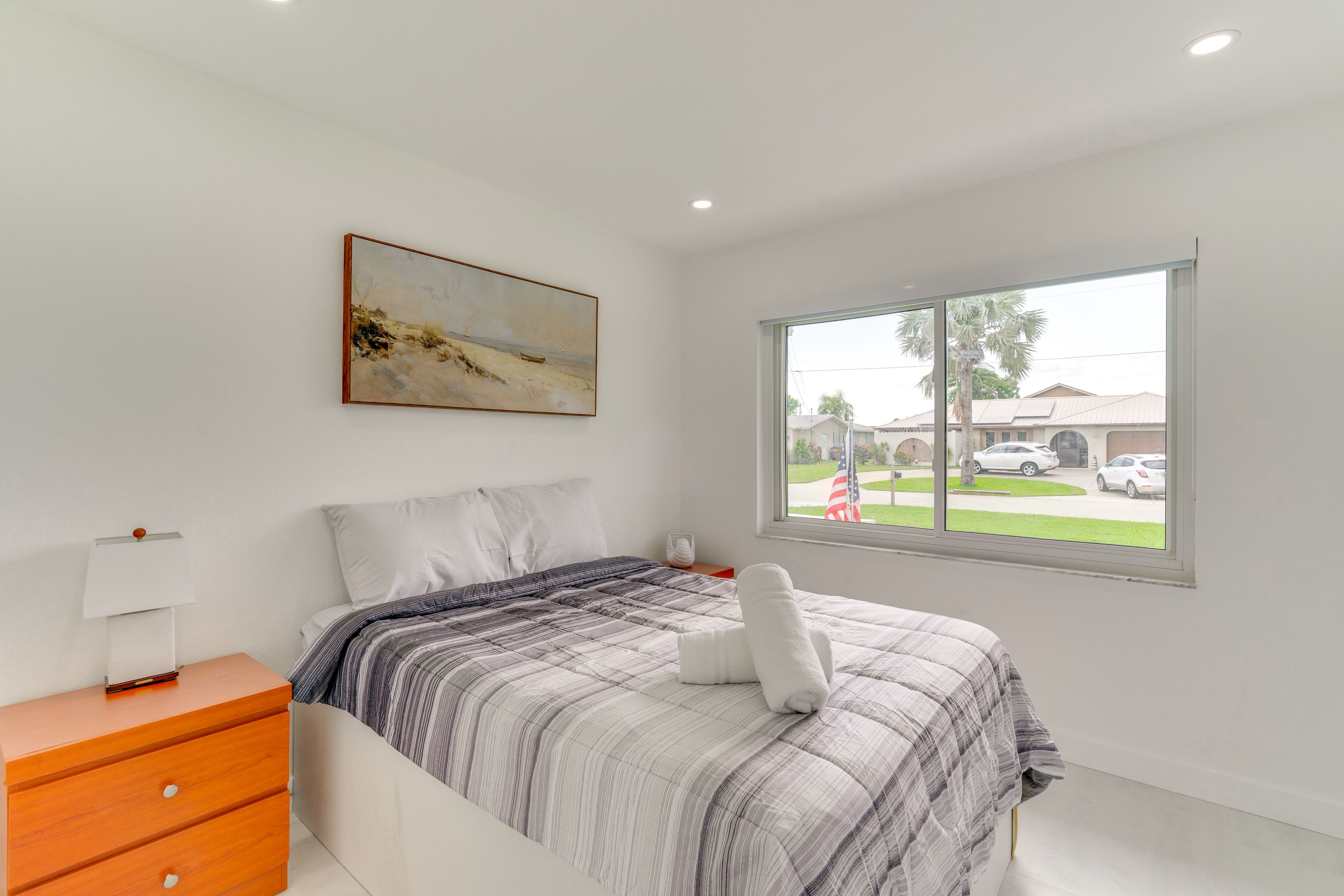 Bedroom 2 | Queen Bed