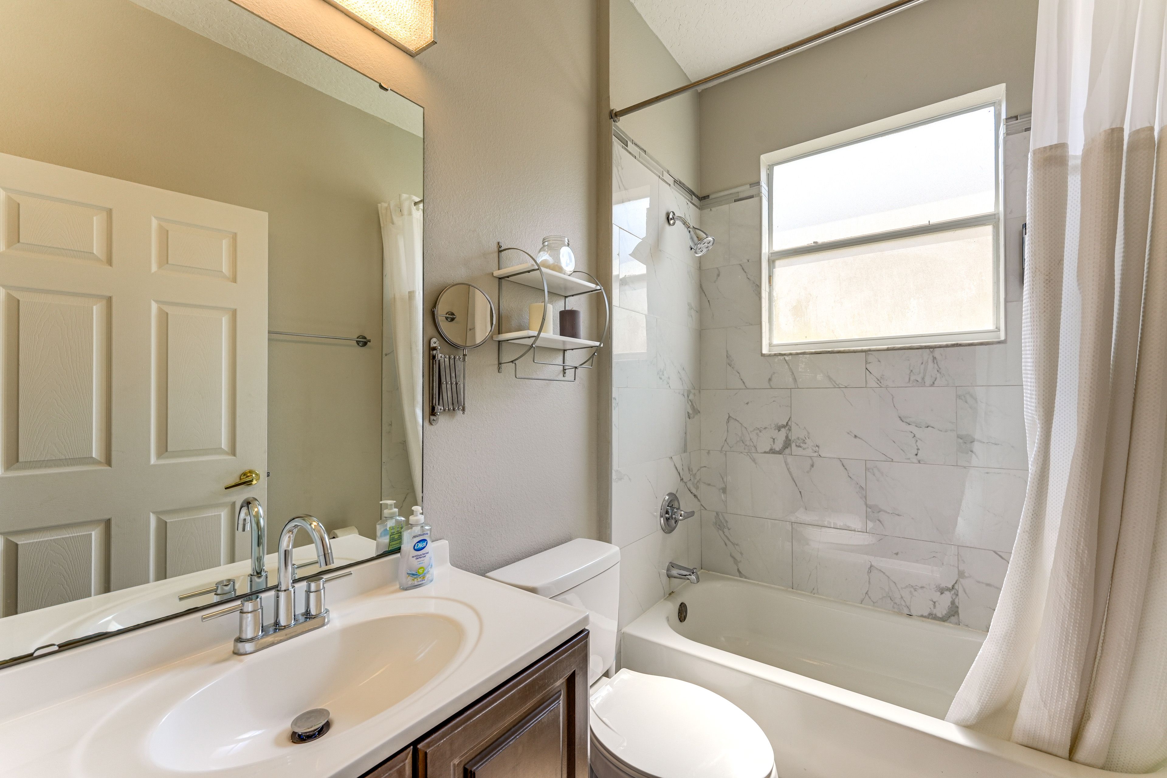 Full Bathroom