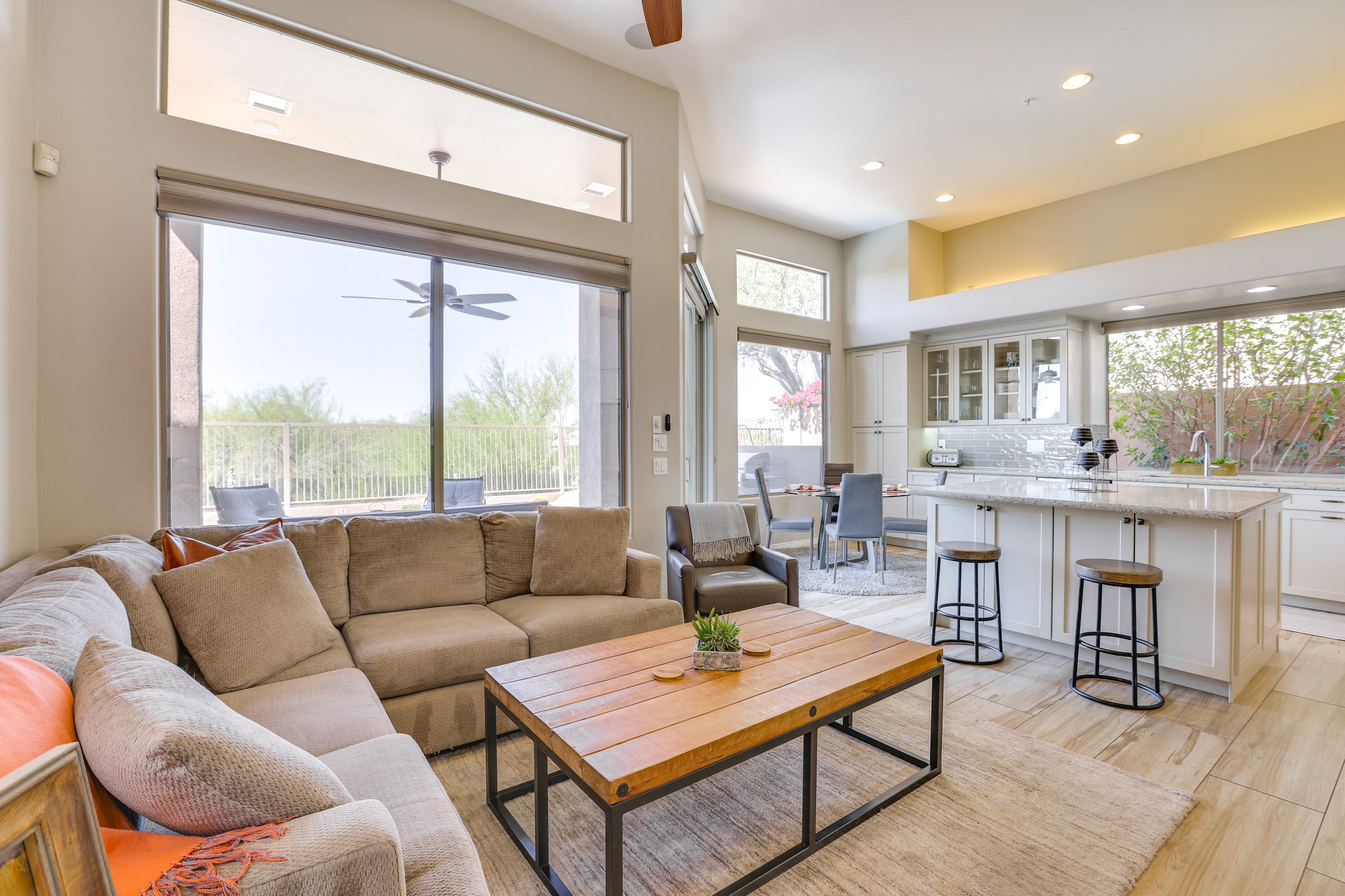 Open Interior | Gas Fireplace | Smart TV | Free WiFi