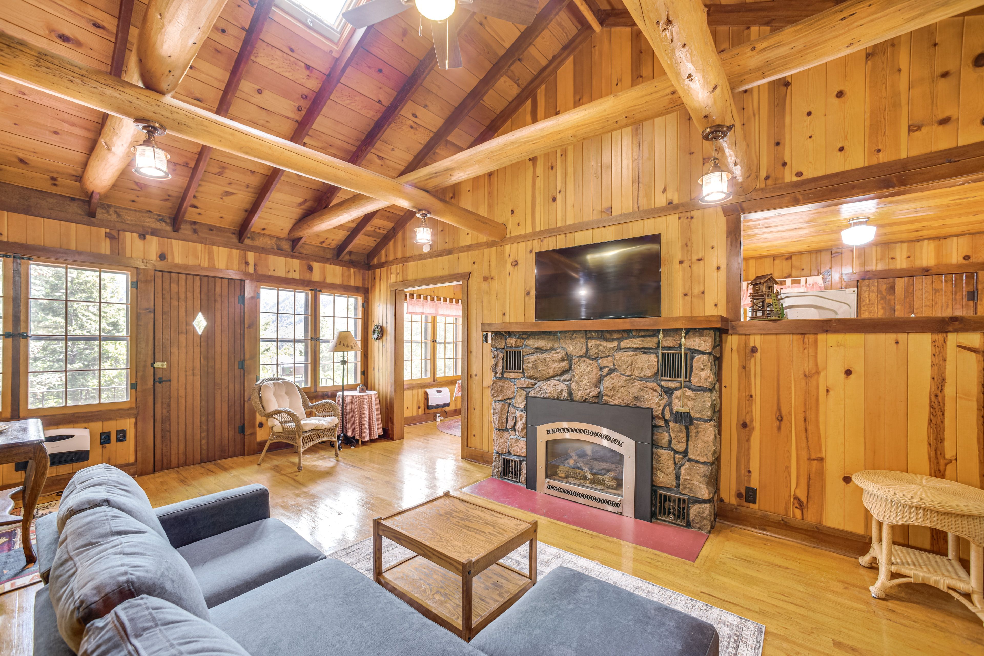 Living Room | Gas Fireplace | TV | Single-Story Cabin