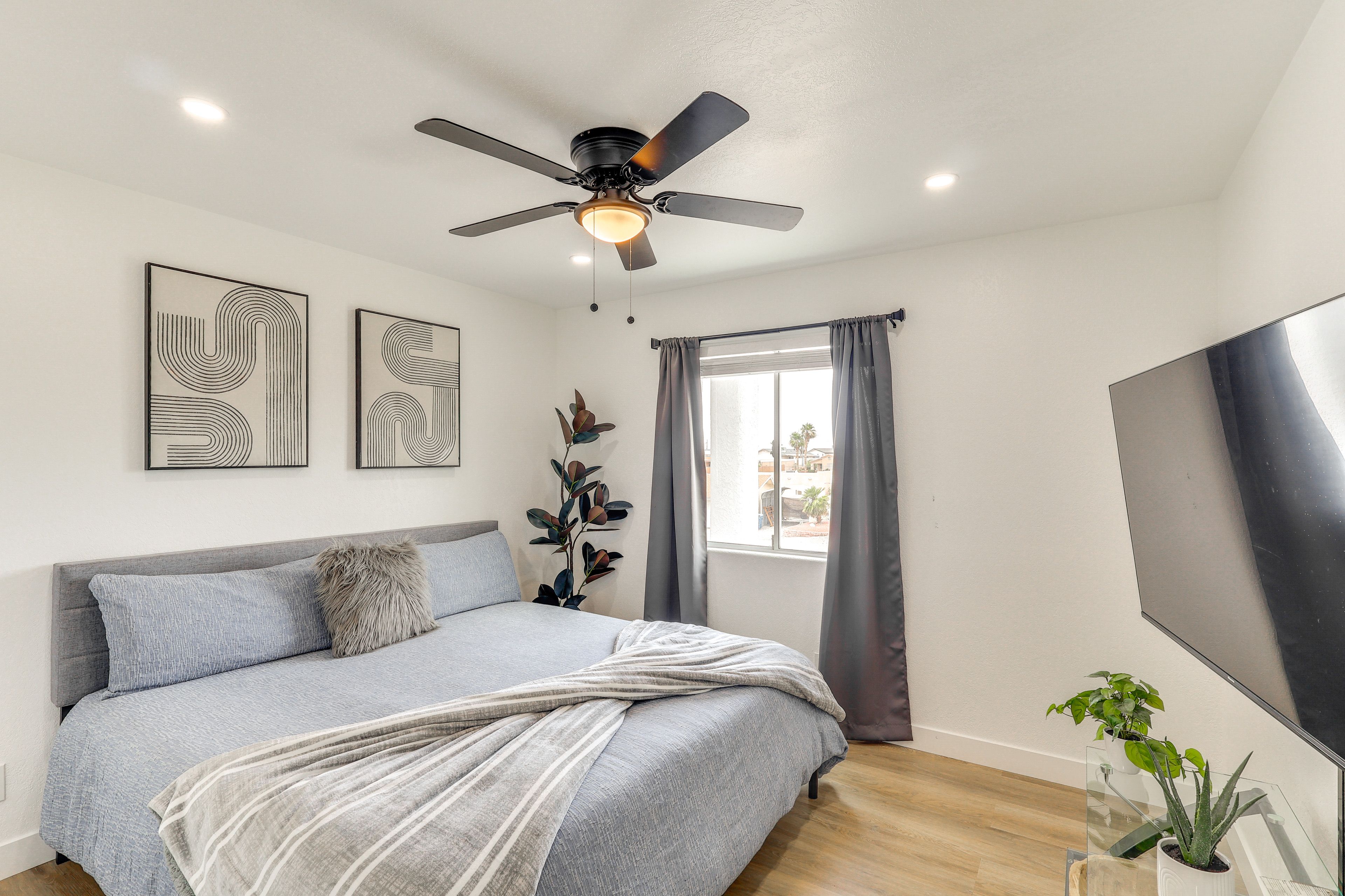 Bedroom 3 | King Bed