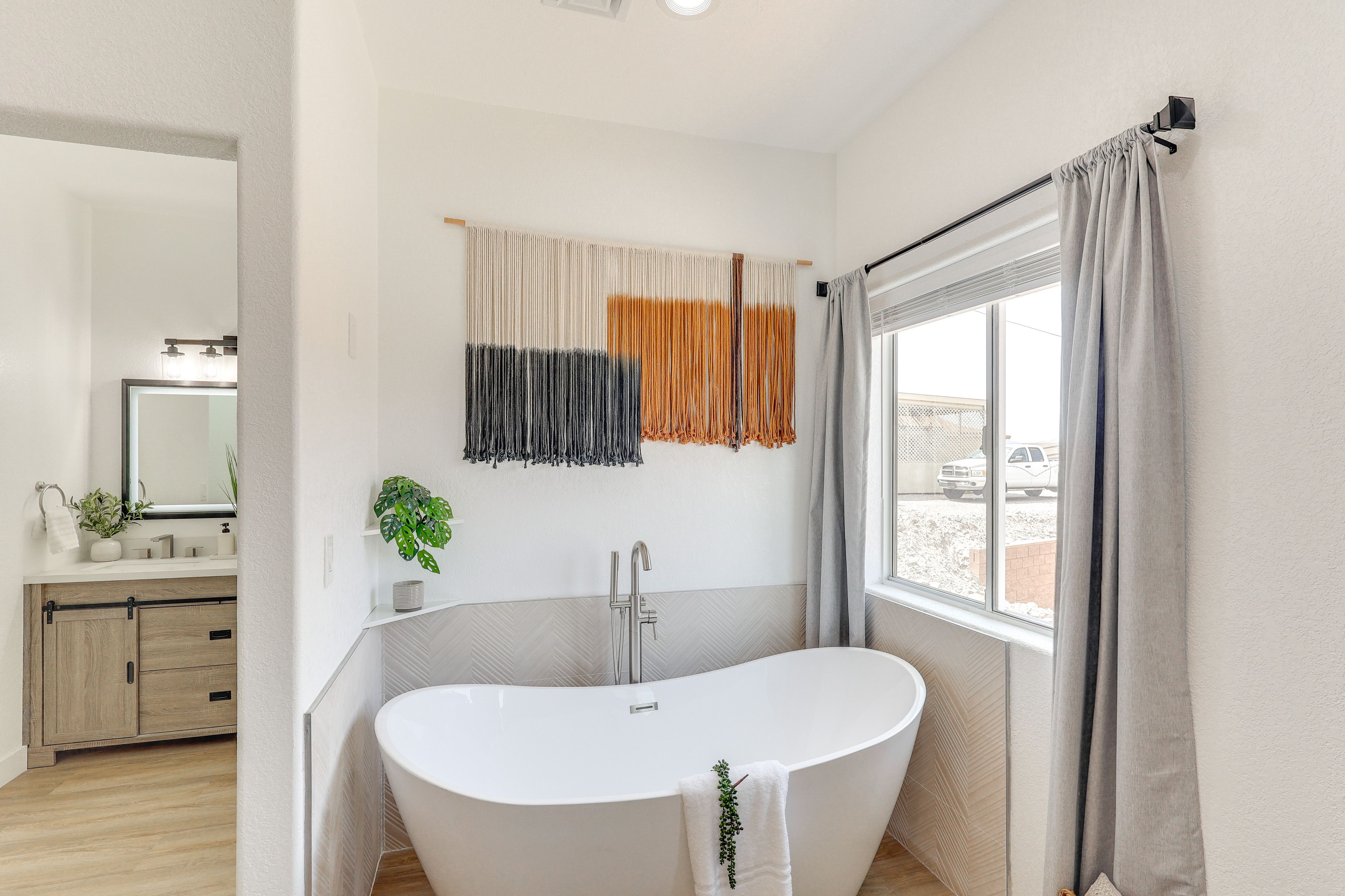 Full Bath | Towels | Hair Dryer