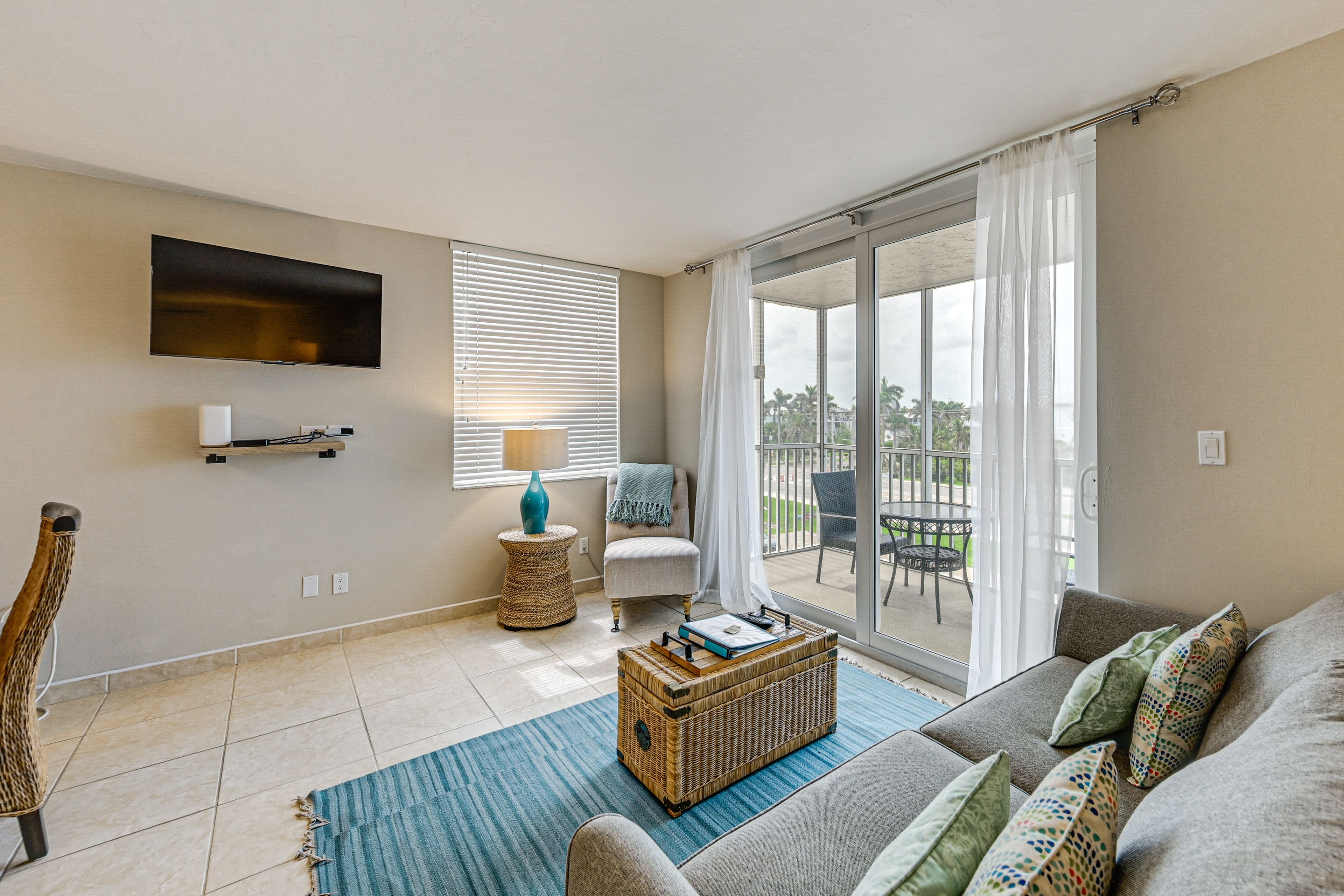Studio | Living Area | Queen Sleeper Sofa | Free WiFi | Central A/C & Heating
