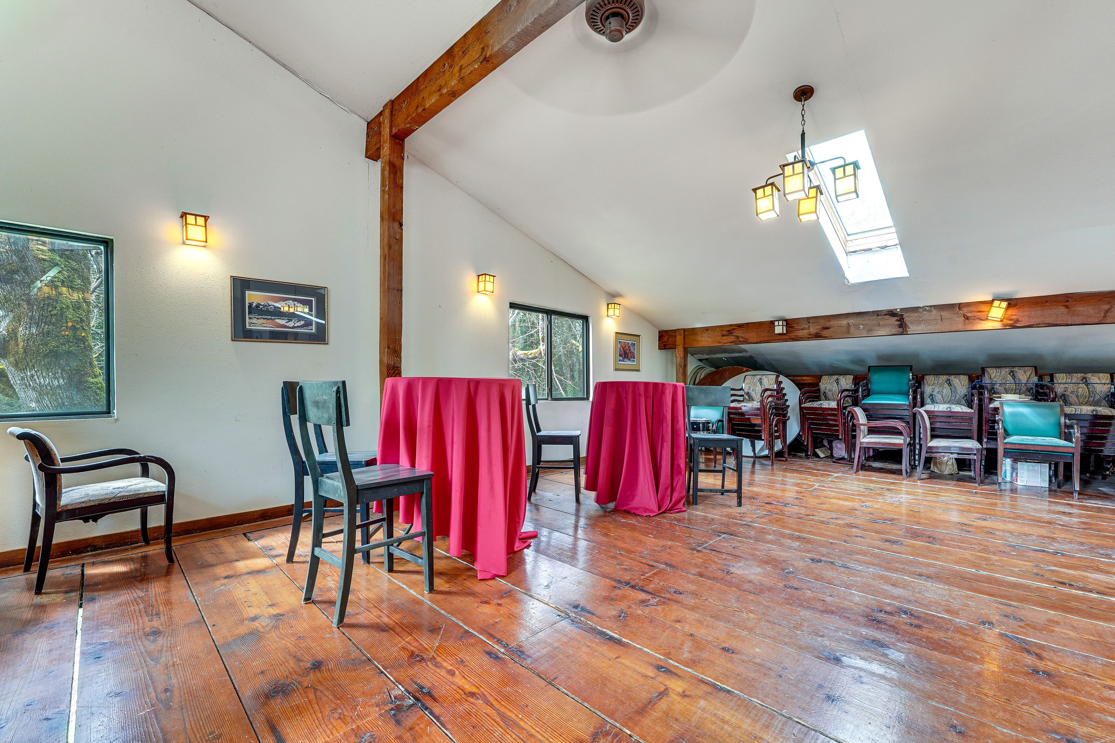 Classic Car Showroom | Loft Area