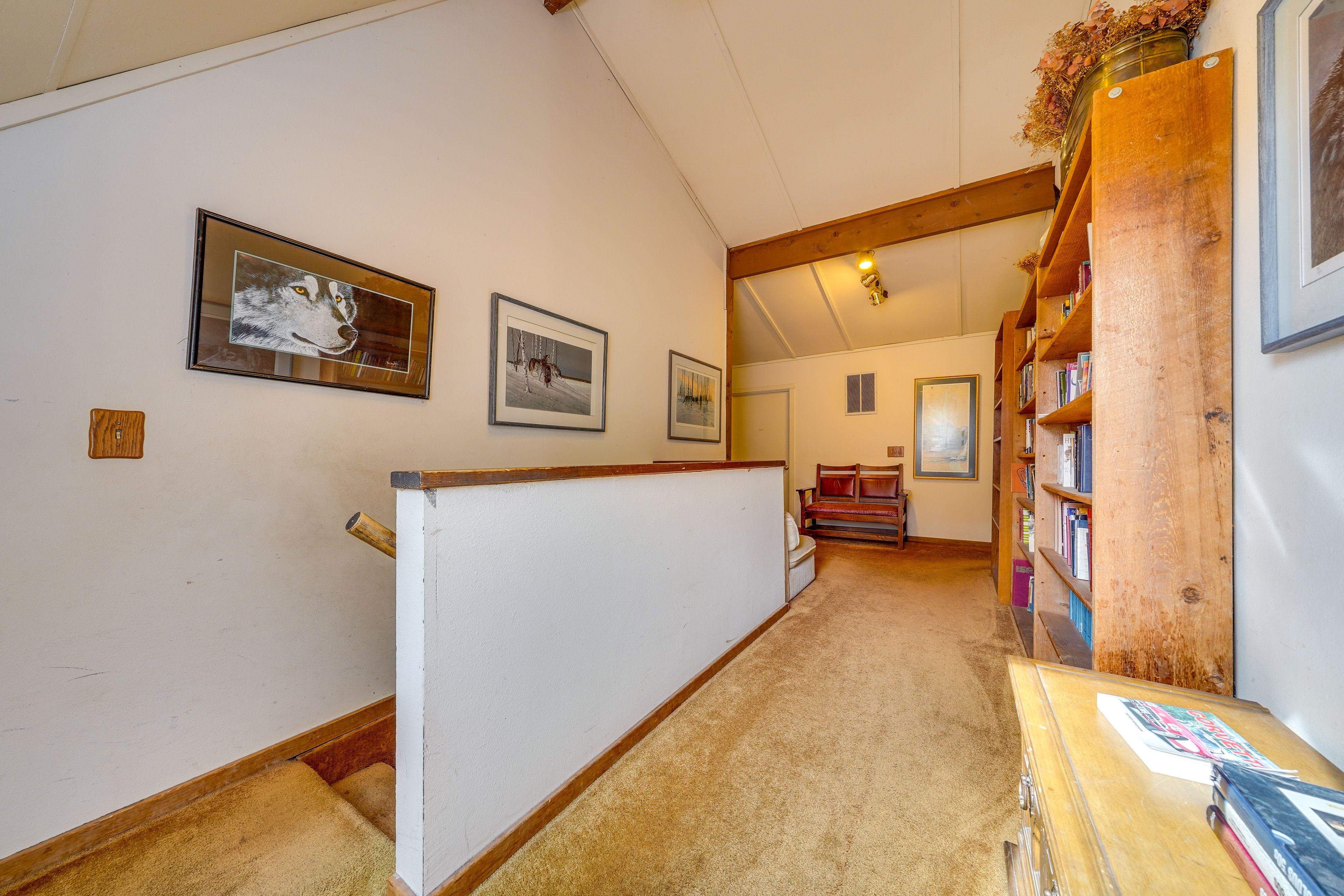 Landing | 2nd Floor