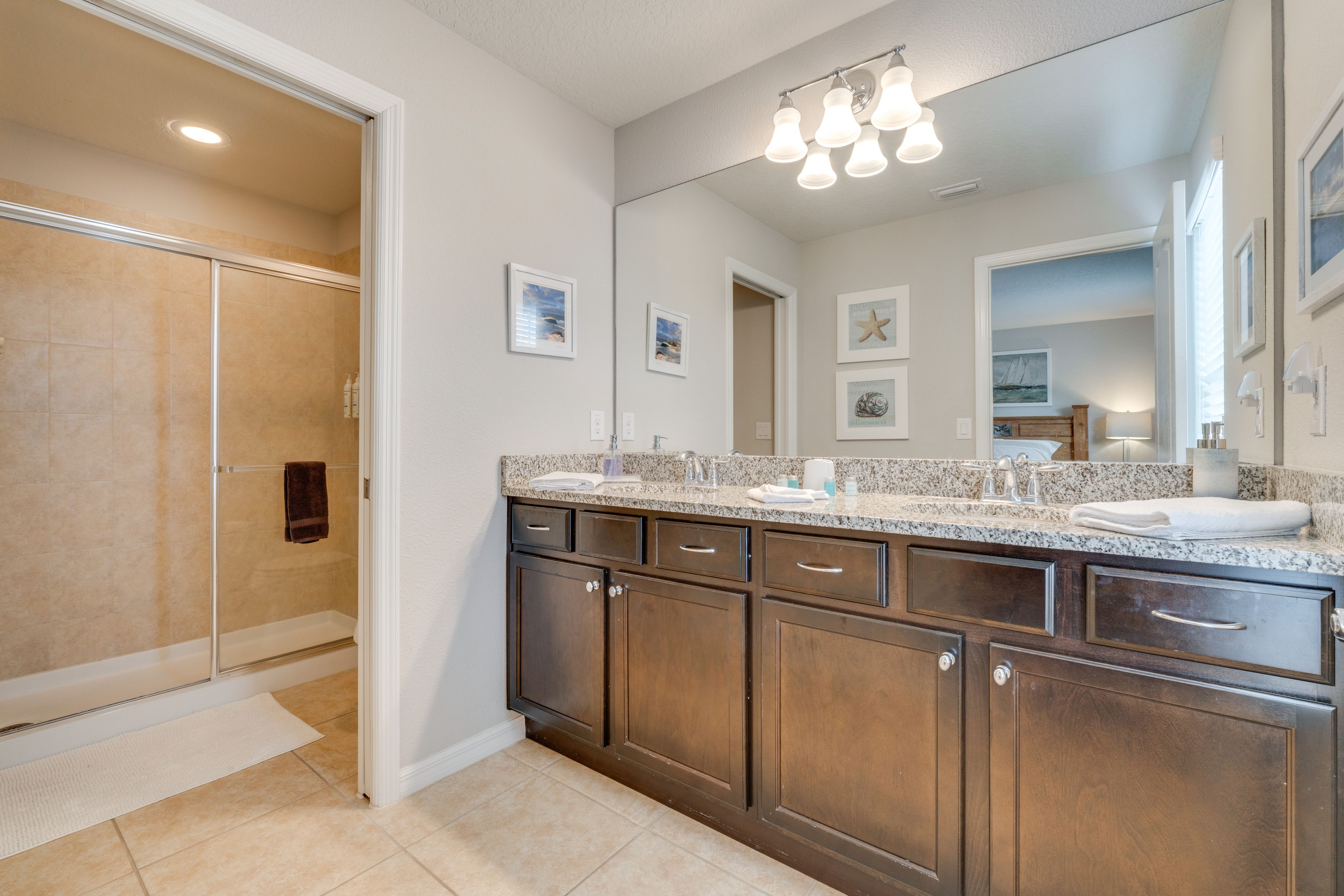 Full Bathroom | 2nd Floor