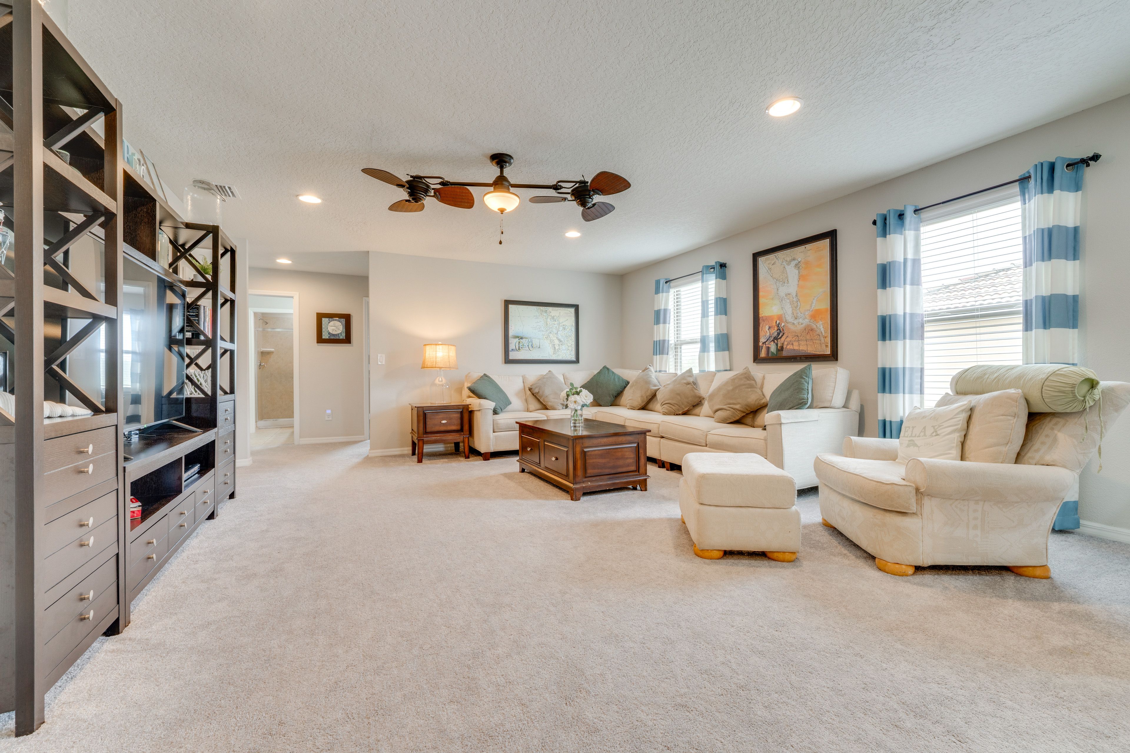 Additional Living Area | 2nd Floor | Flat-Screen TV
