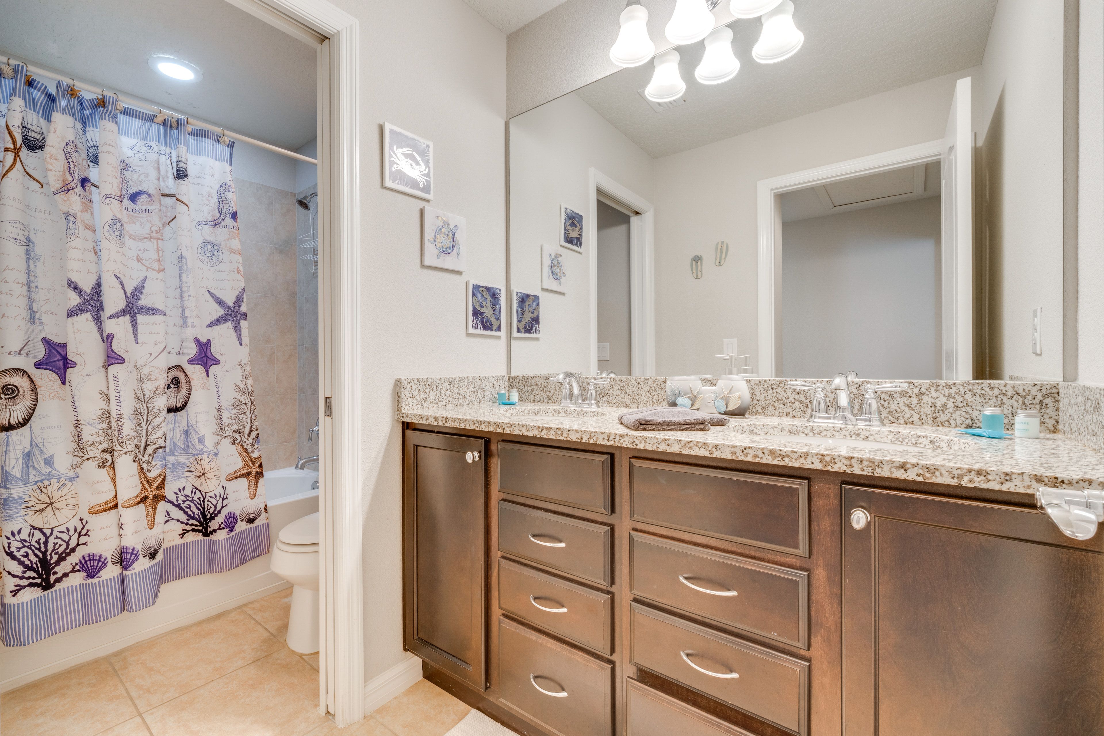 Full Bathroom | 2nd Floor