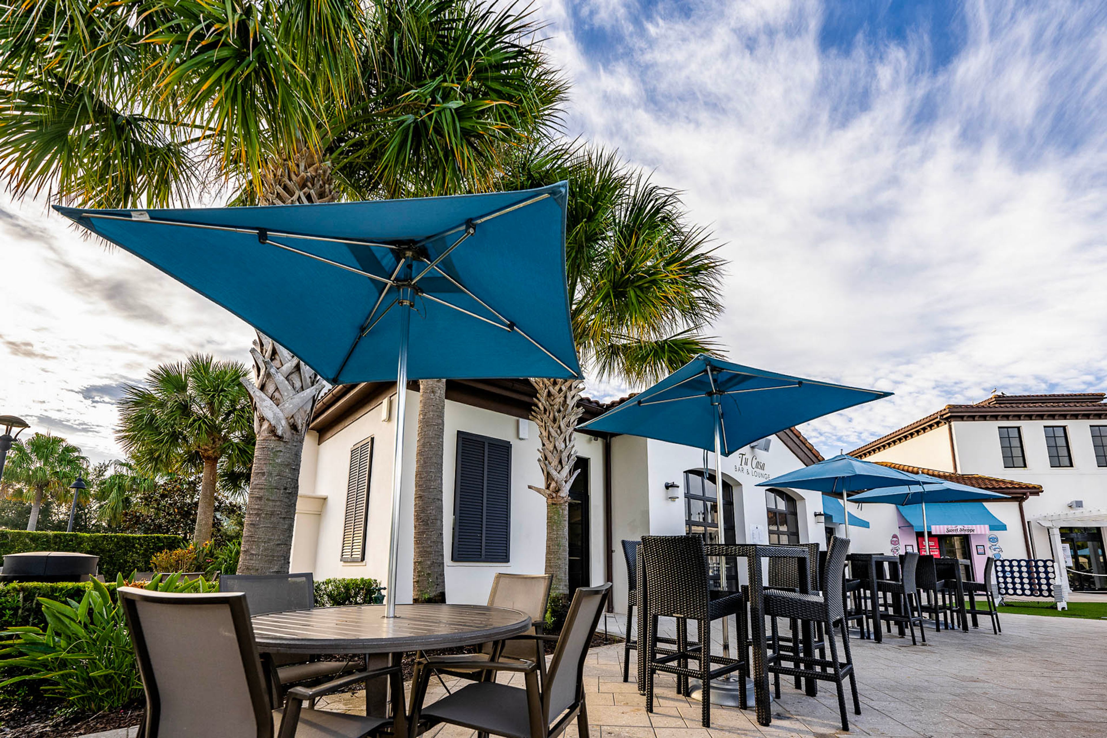 Bar & Lounge
