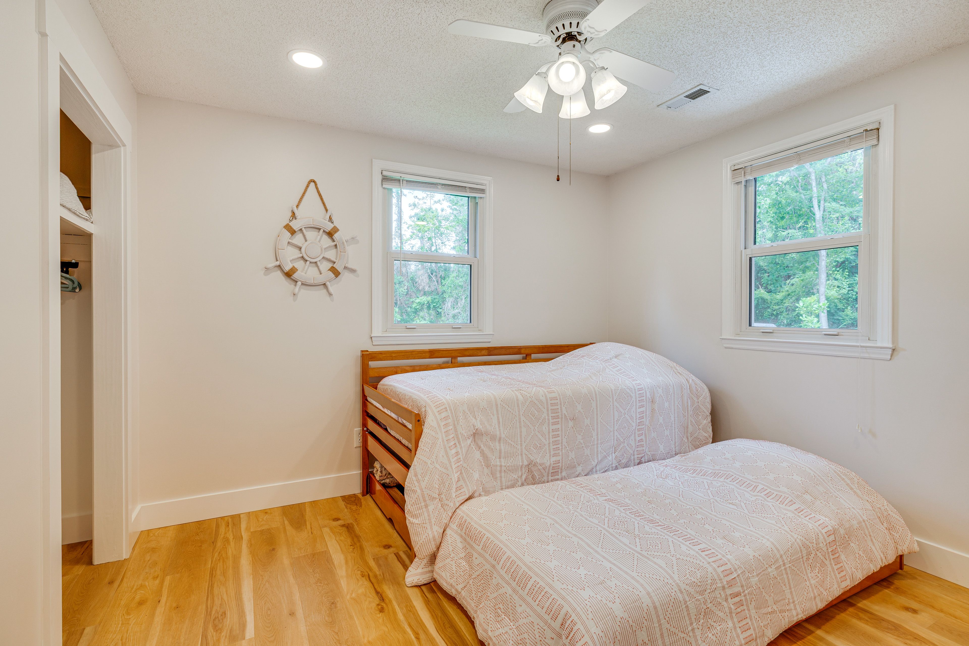 Bedroom 3 | Twin Daybed w/ Twin Trundle