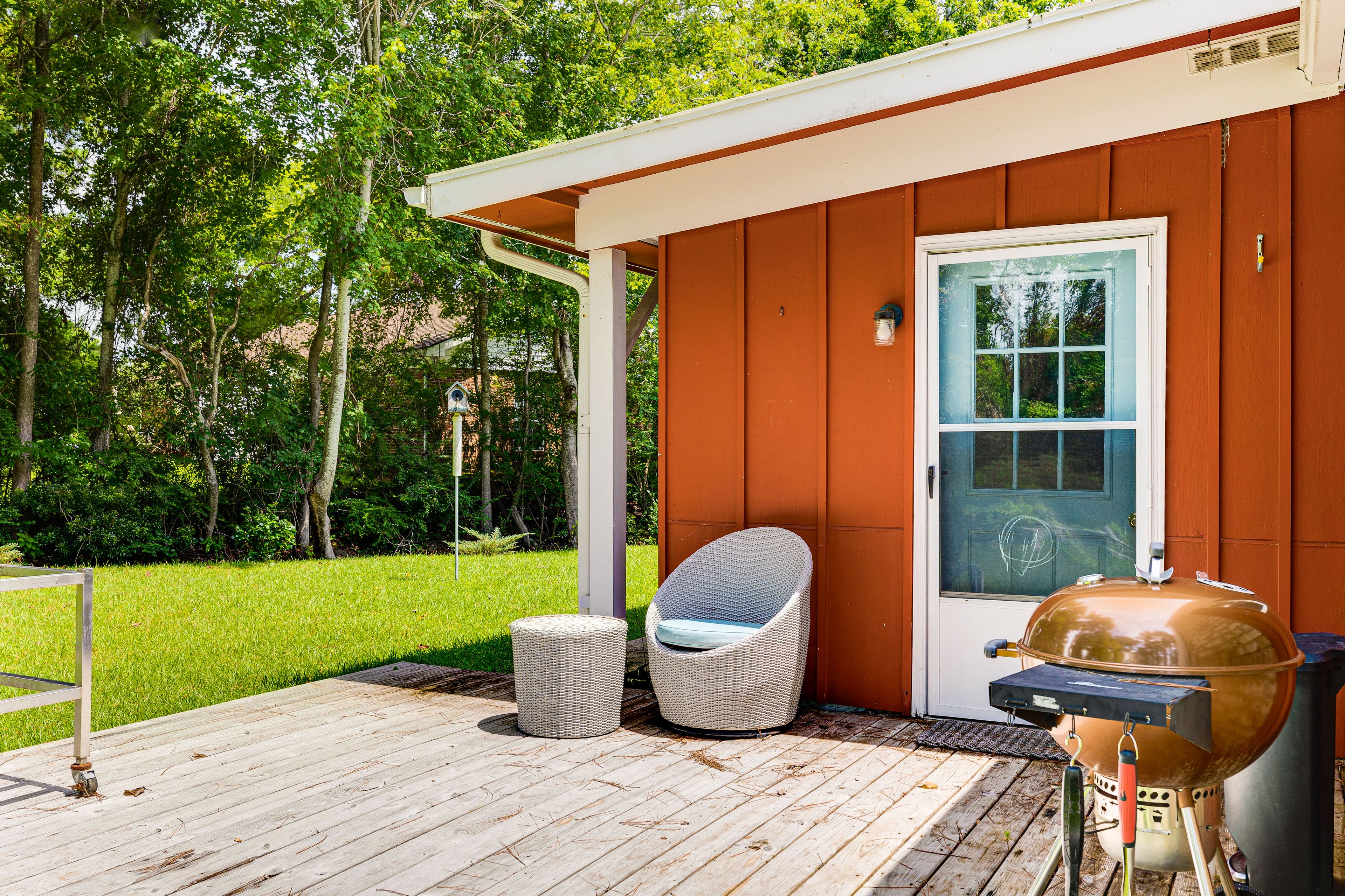 Deck | Charcoal & Electric Grills