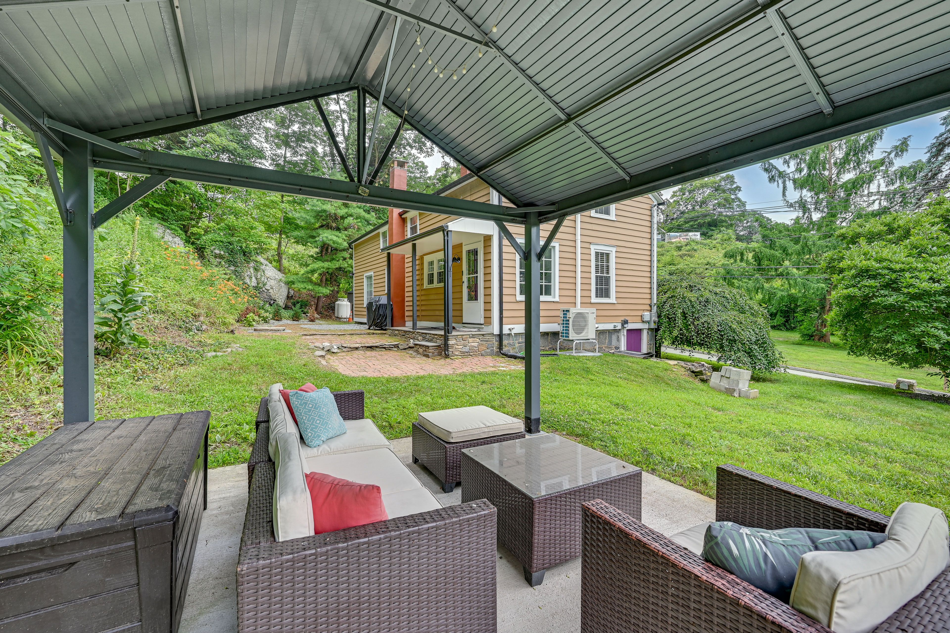 Covered Patio | Gas Grill