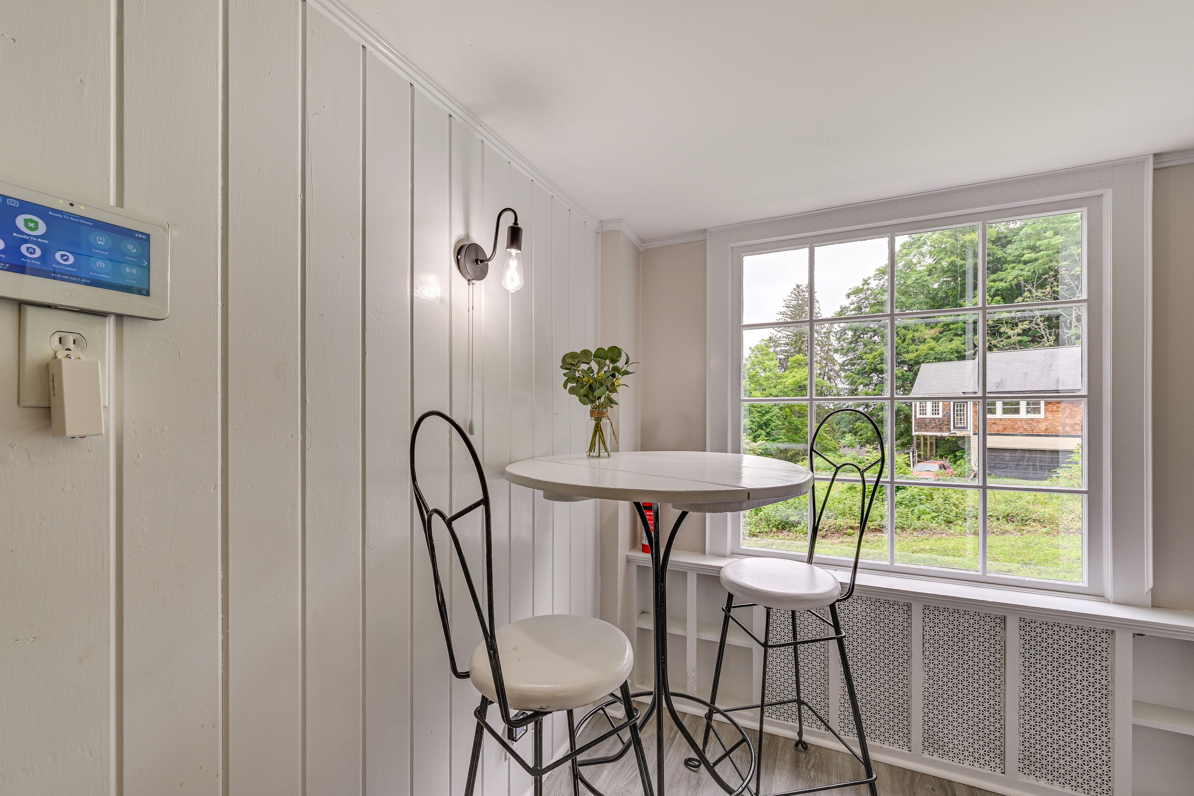 Dining Nook | 1st Floor