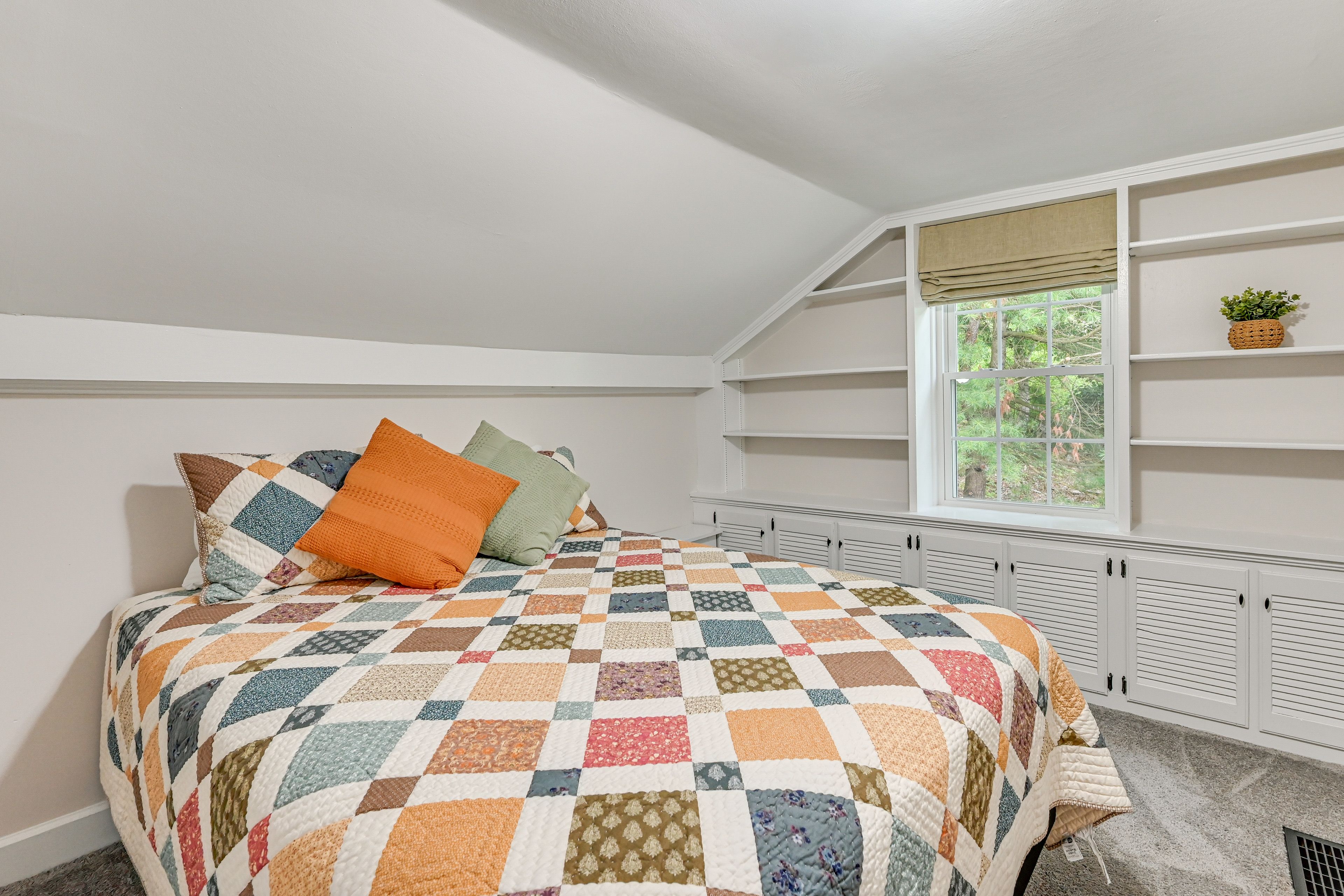 Bedroom 2 | Queen Bed | 2nd Floor