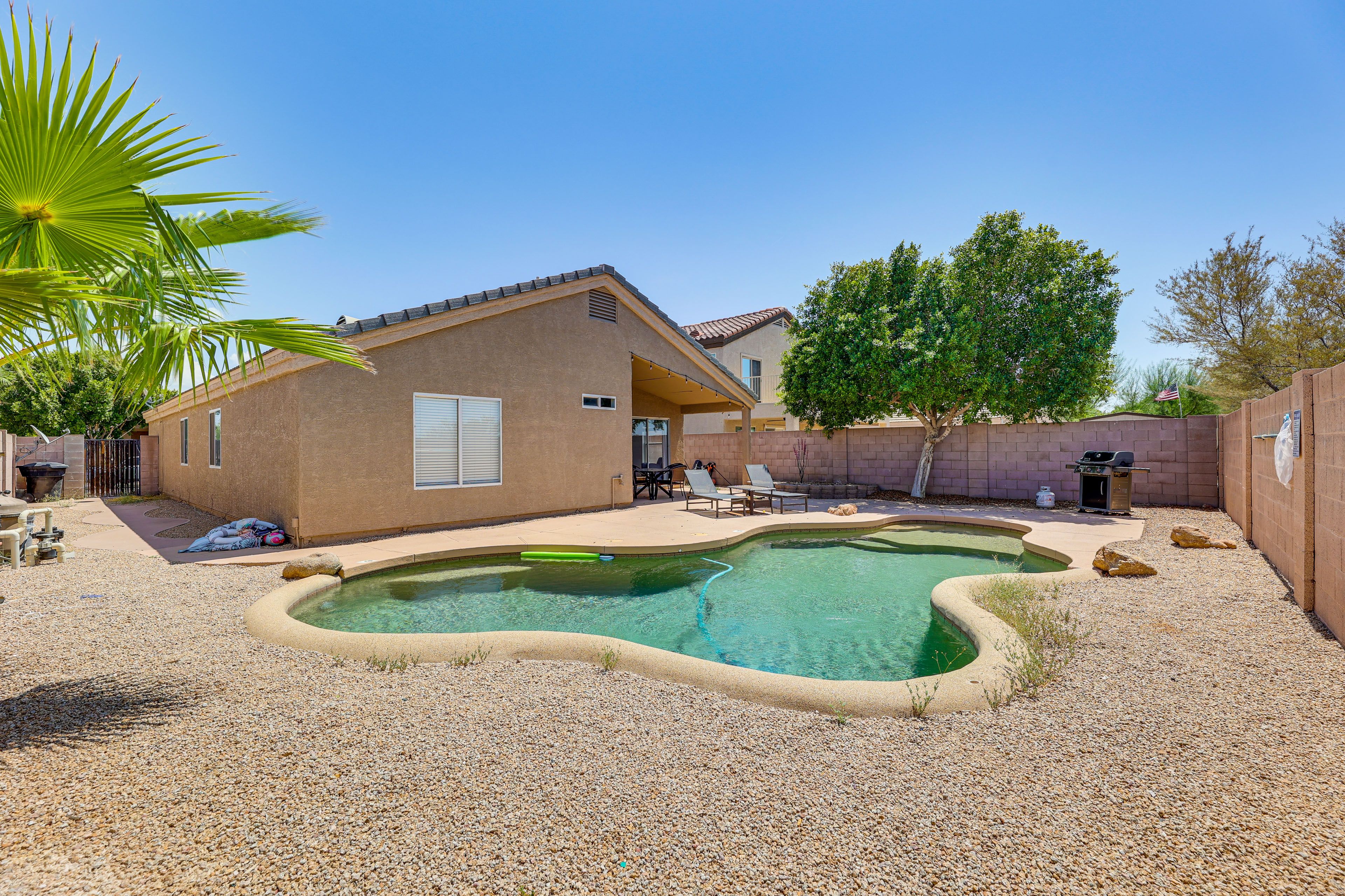 Mesa Vacation Rental | 3BR | 2BA | 1,310 Sq Ft | Small Step to Enter