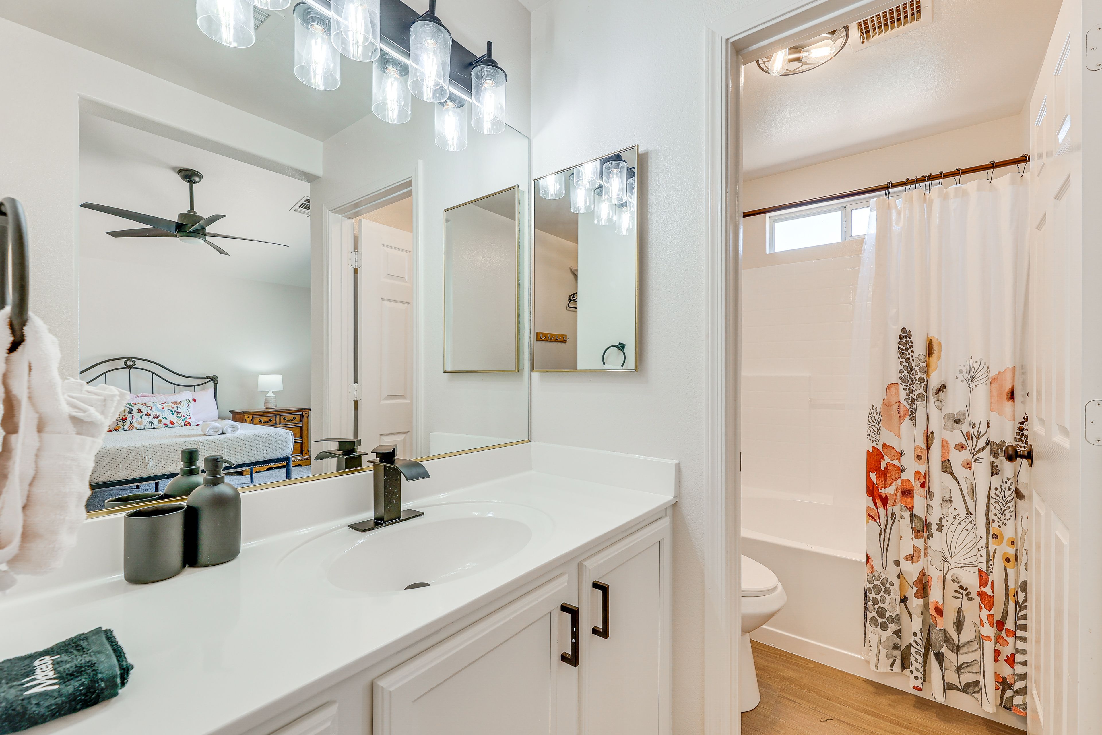 En-Suite Bathroom | Towels Provided