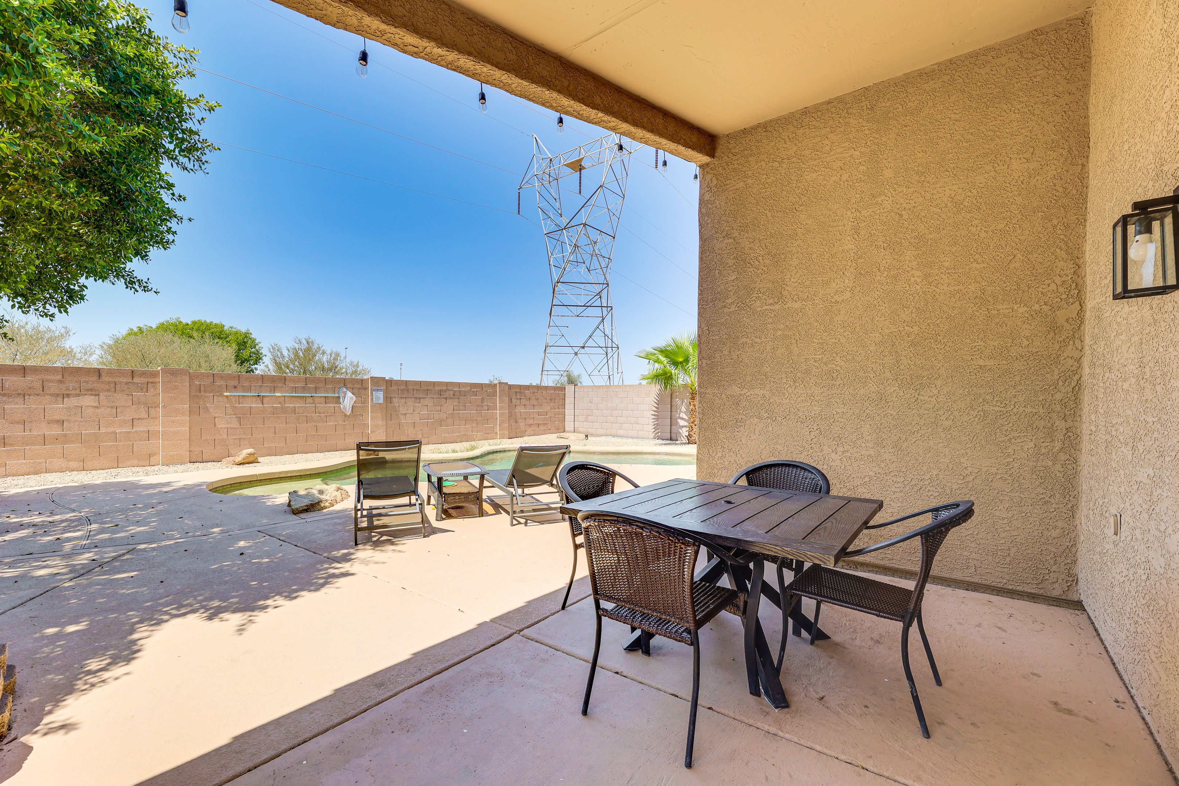 Covered Patio | Dining Area